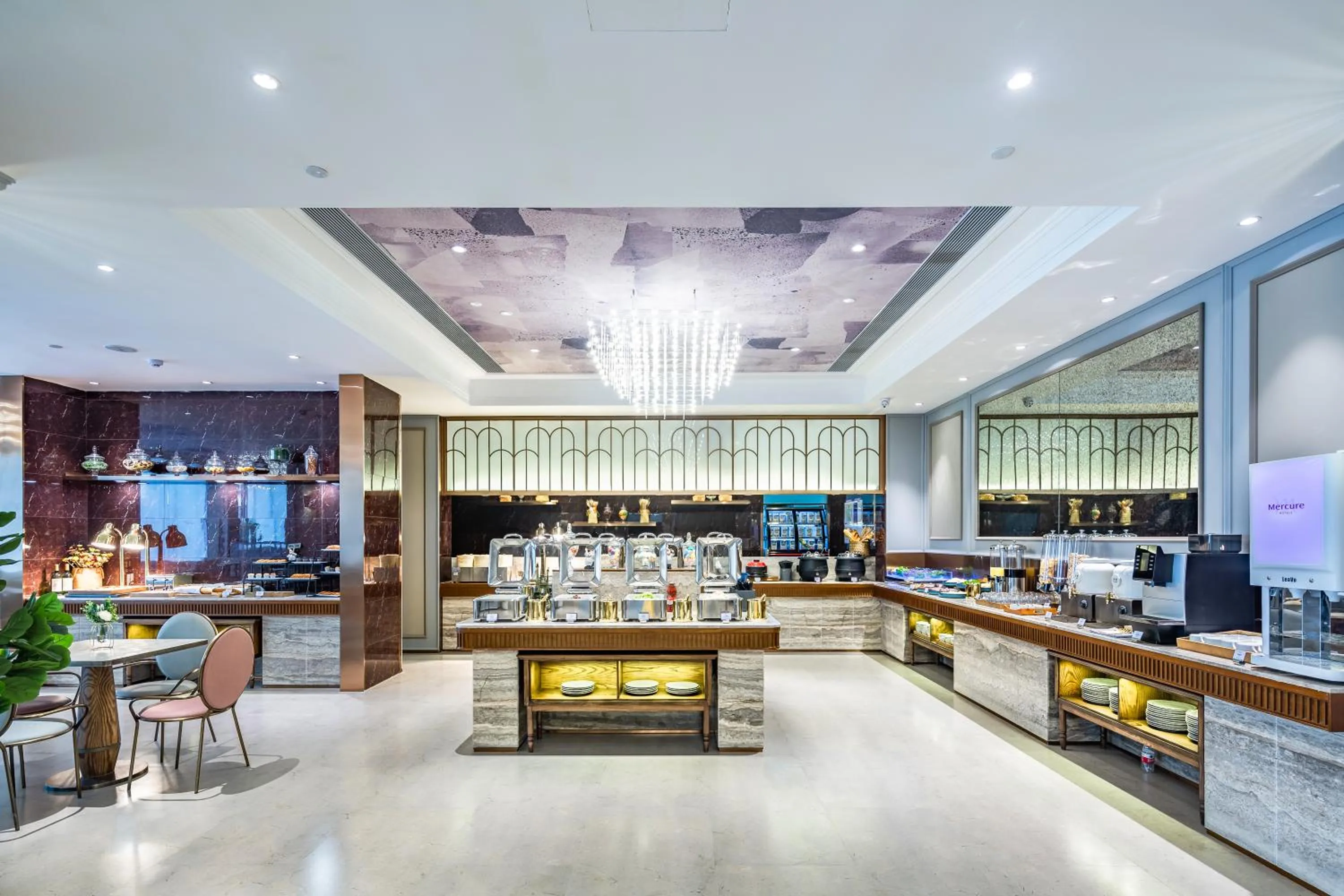 Restaurant/places to eat in Mercure Qingdao Downtown