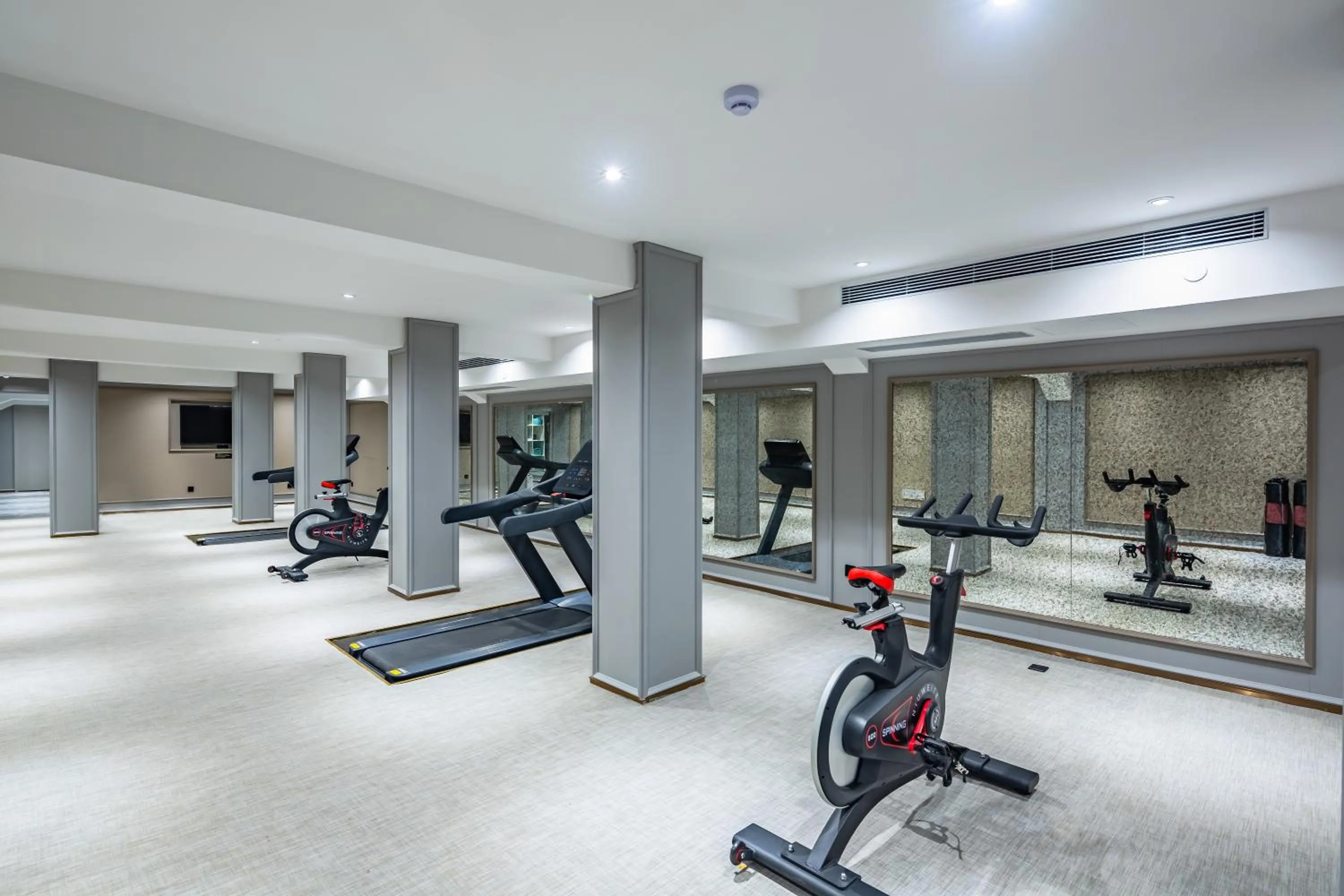 Fitness centre/facilities in Mercure Qingdao Downtown