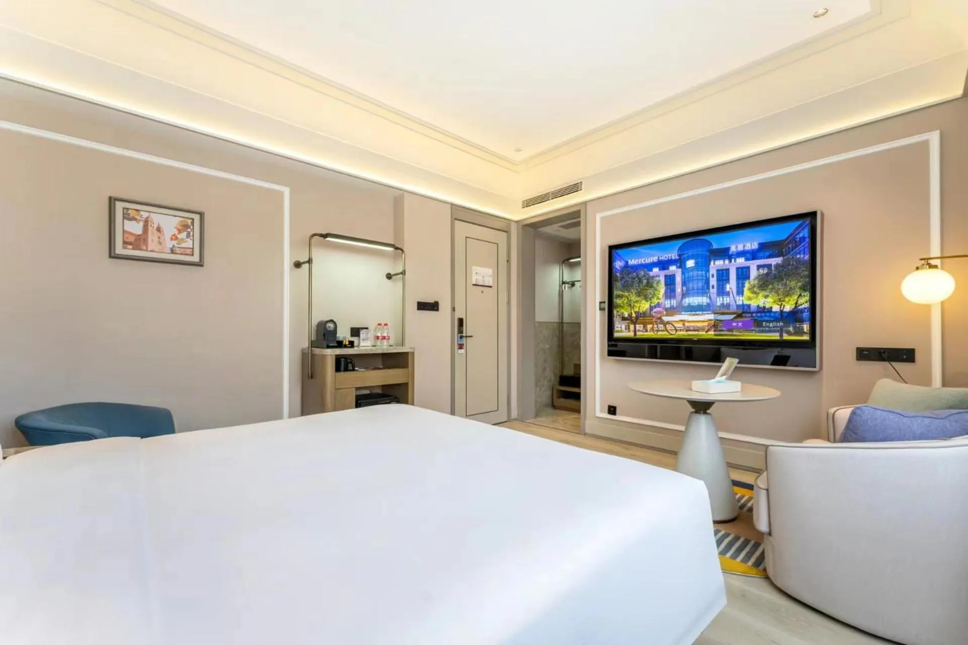 Bed in Mercure Qingdao Downtown