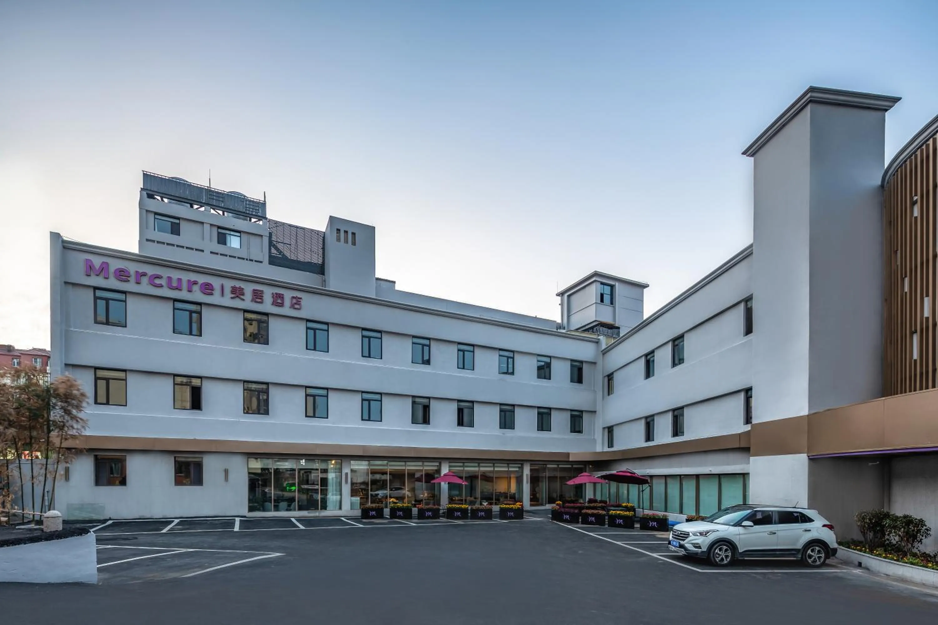 Parking in Mercure Qingdao Downtown