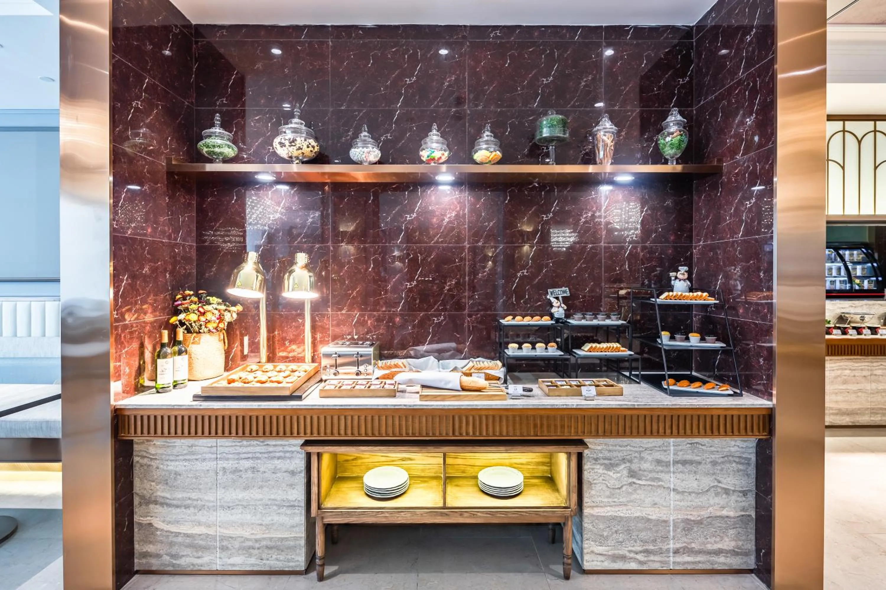 Restaurant/places to eat in Mercure Qingdao Downtown