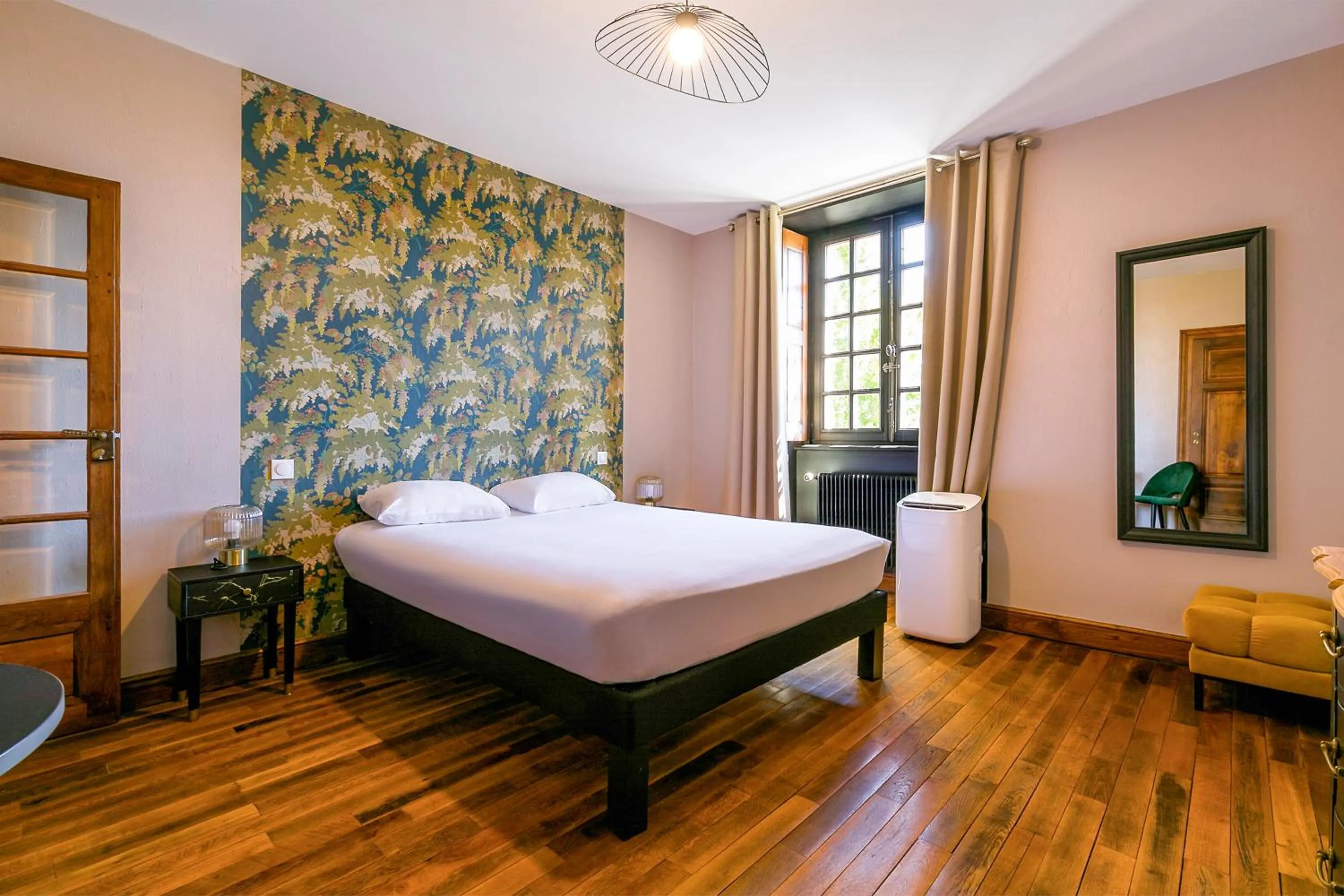 Bedroom, Bed in ibis Styles Dijon Sud Domaine De Beauregard 21600 Longvic