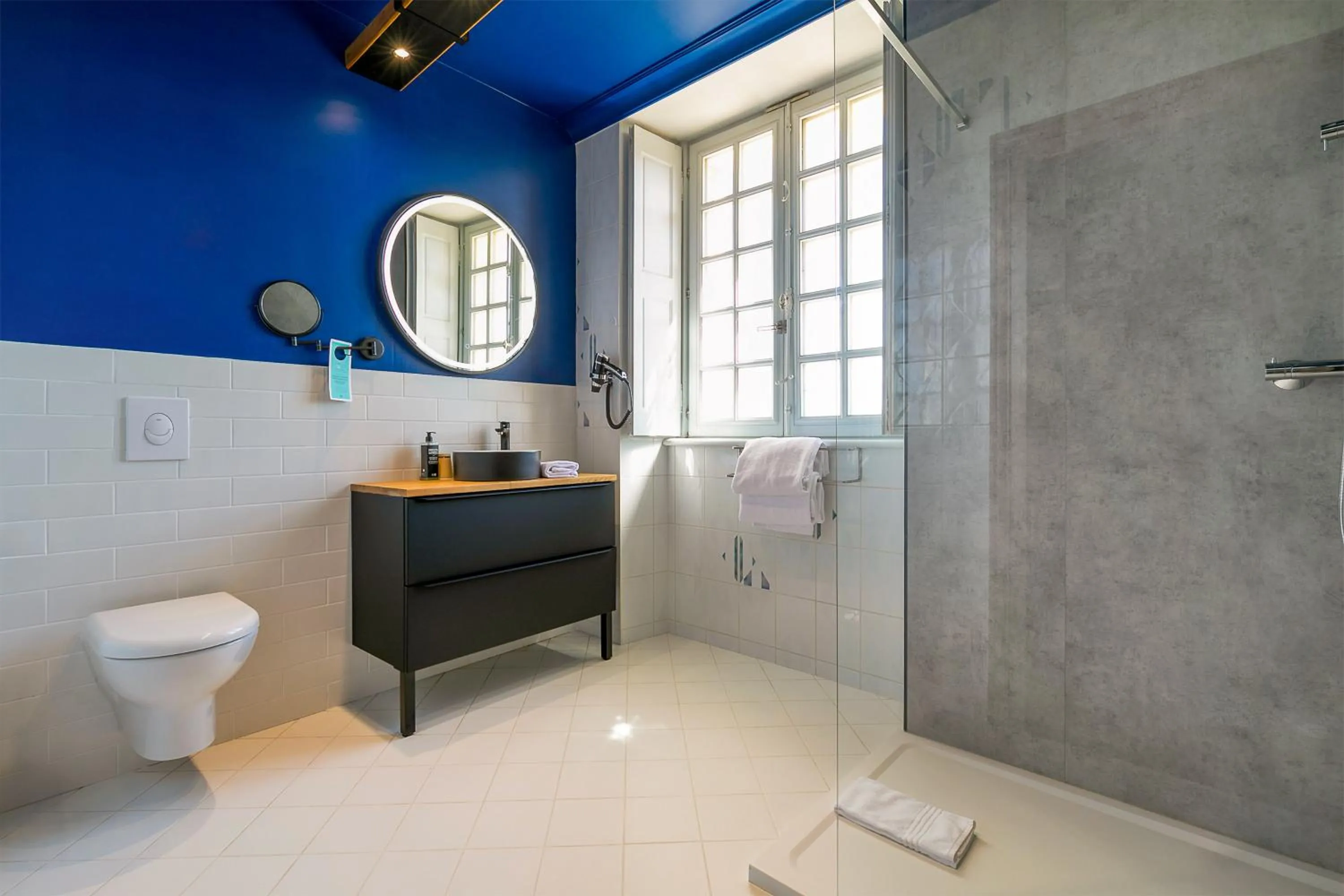 Bathroom in ibis Styles Dijon Sud Domaine De Beauregard 21600 Longvic