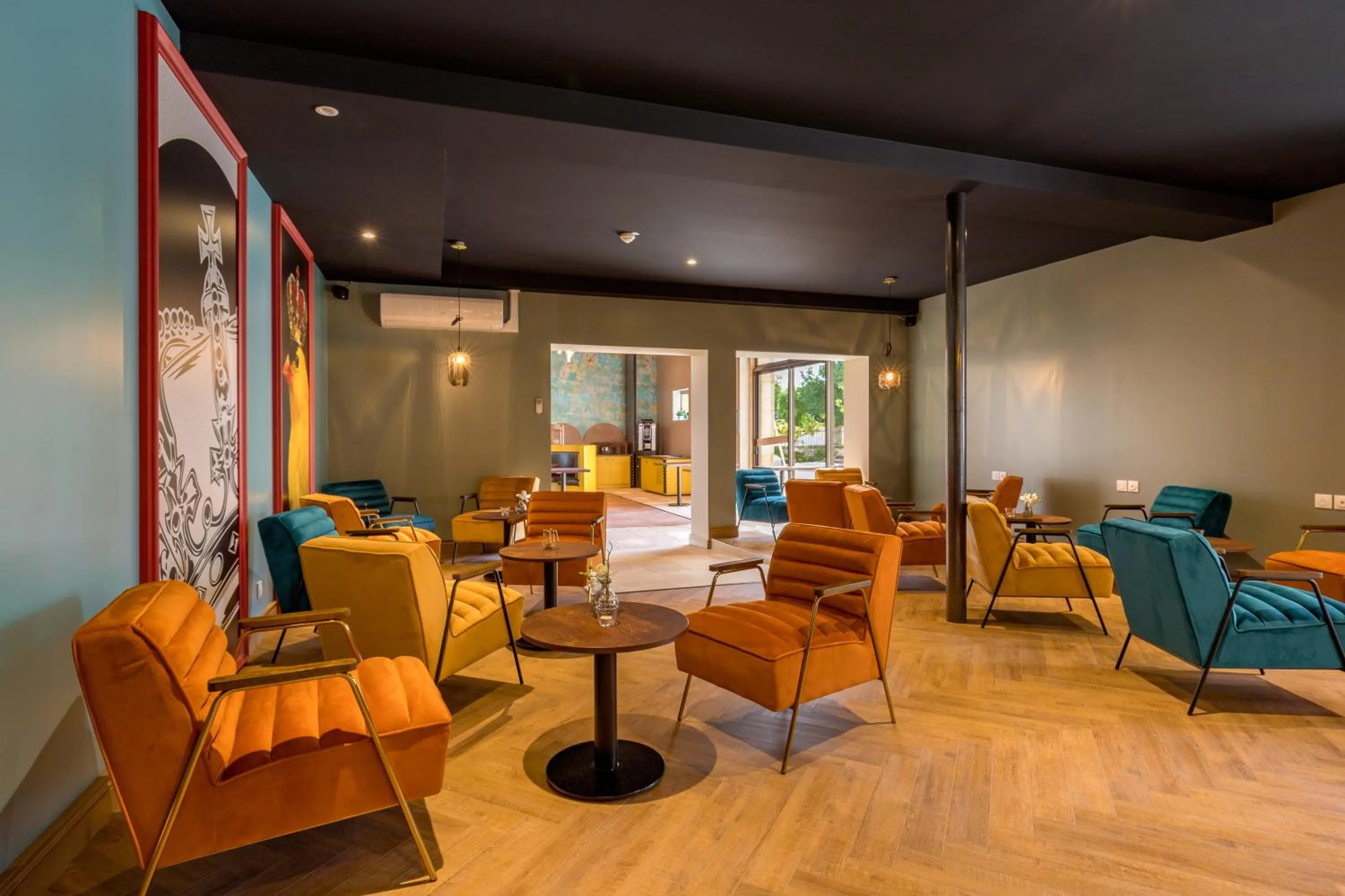 Lounge or bar in ibis Styles Dijon Sud Domaine De Beauregard 21600 Longvic