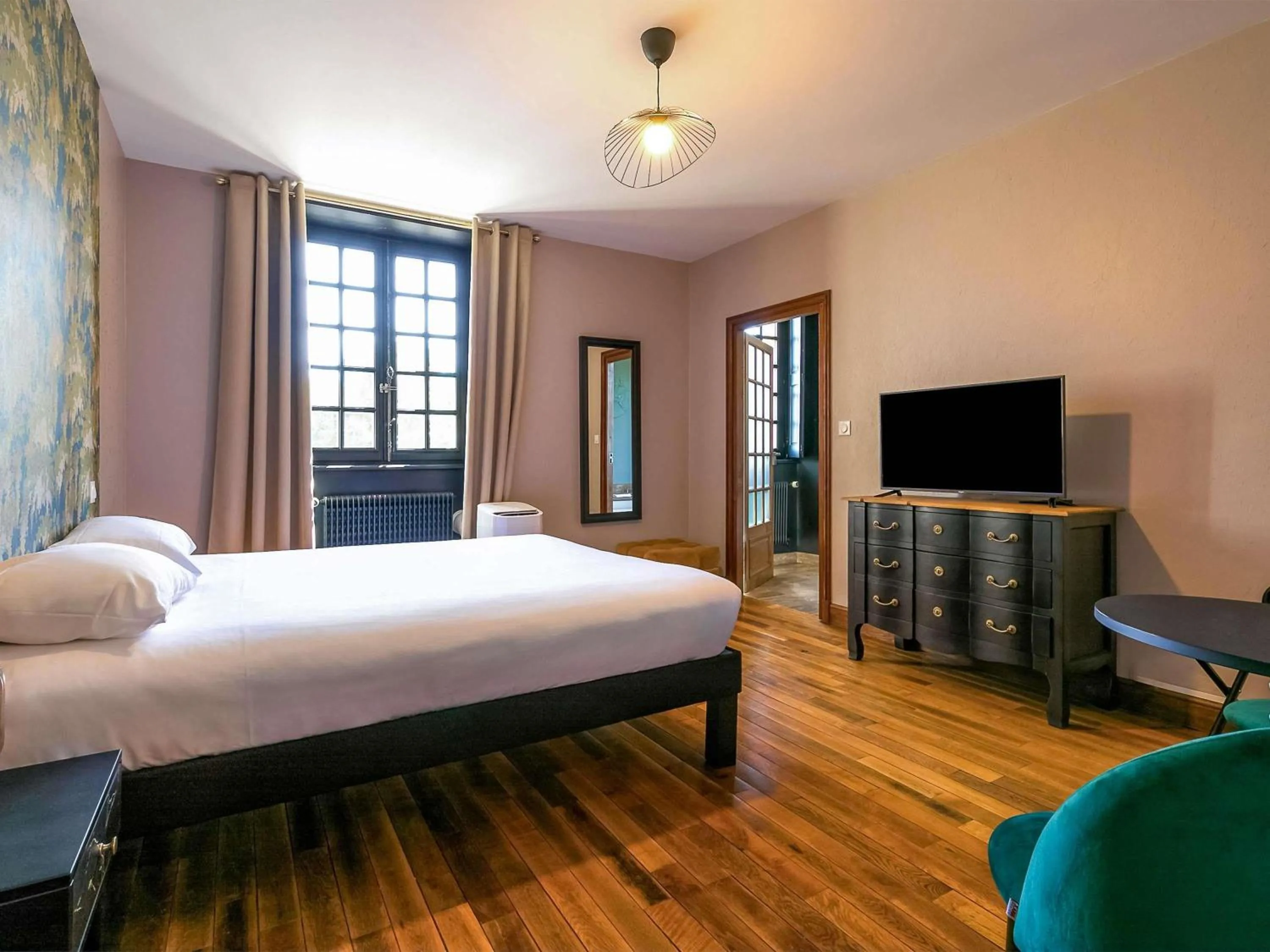 Bedroom, Bed in ibis Styles Dijon Sud Domaine De Beauregard 21600 Longvic