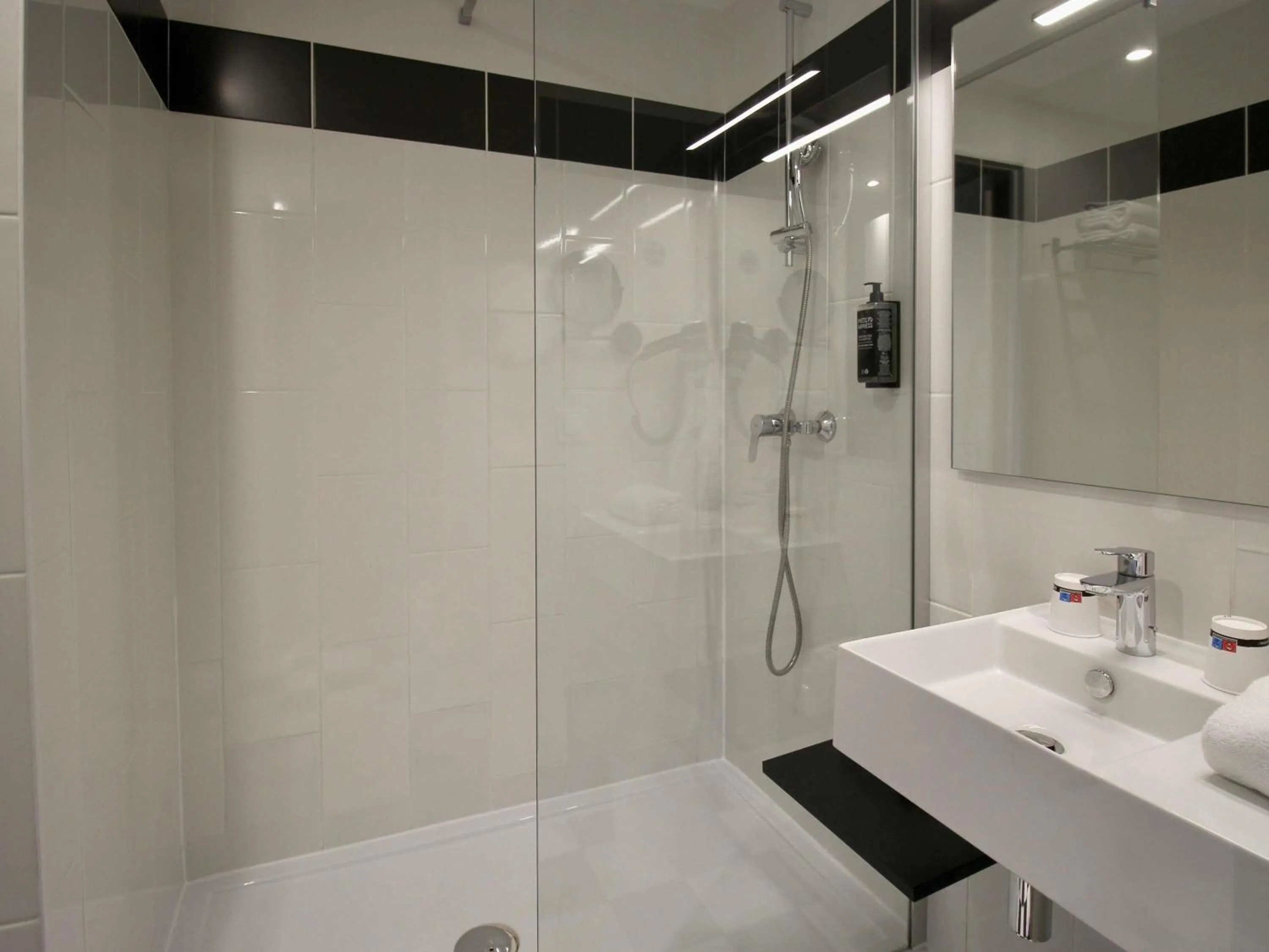 Bedroom in ibis Styles Dijon Sud Domaine De Beauregard 21600 Longvic