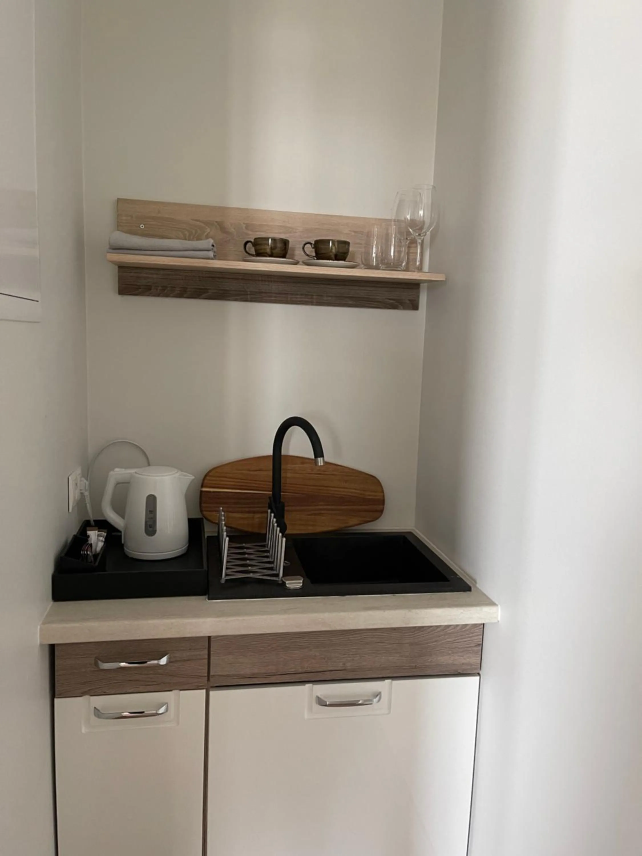 Coffee/tea facilities in Helgrindur Guesthouse