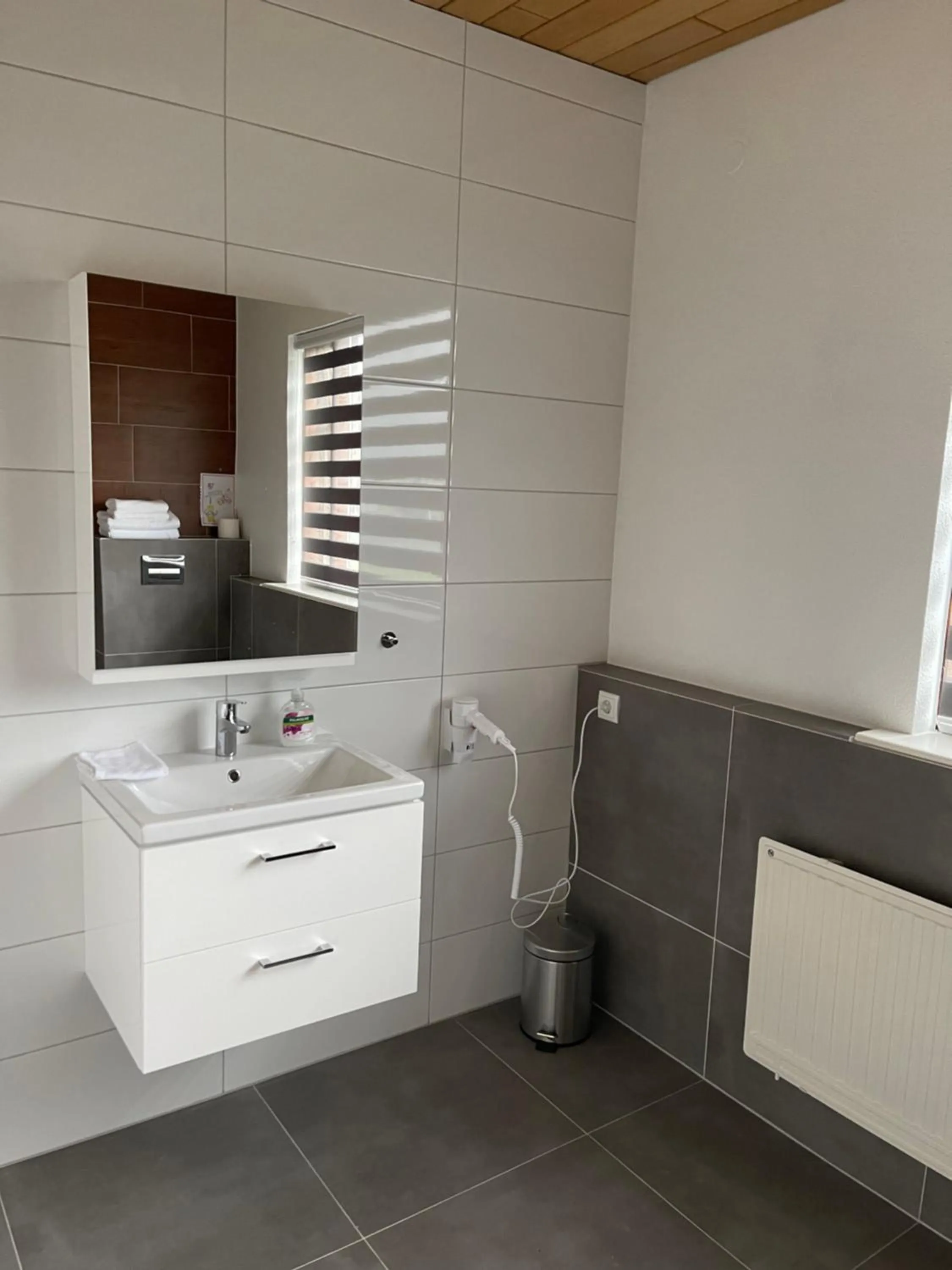 Bathroom in Helgrindur Guesthouse