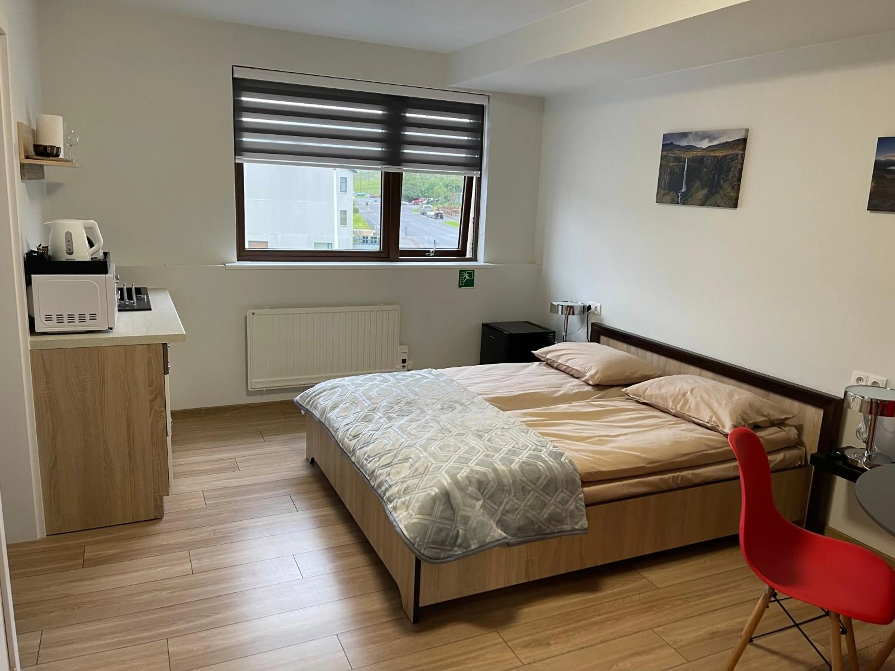 Photo of the whole room, Bed in Helgrindur Guesthouse