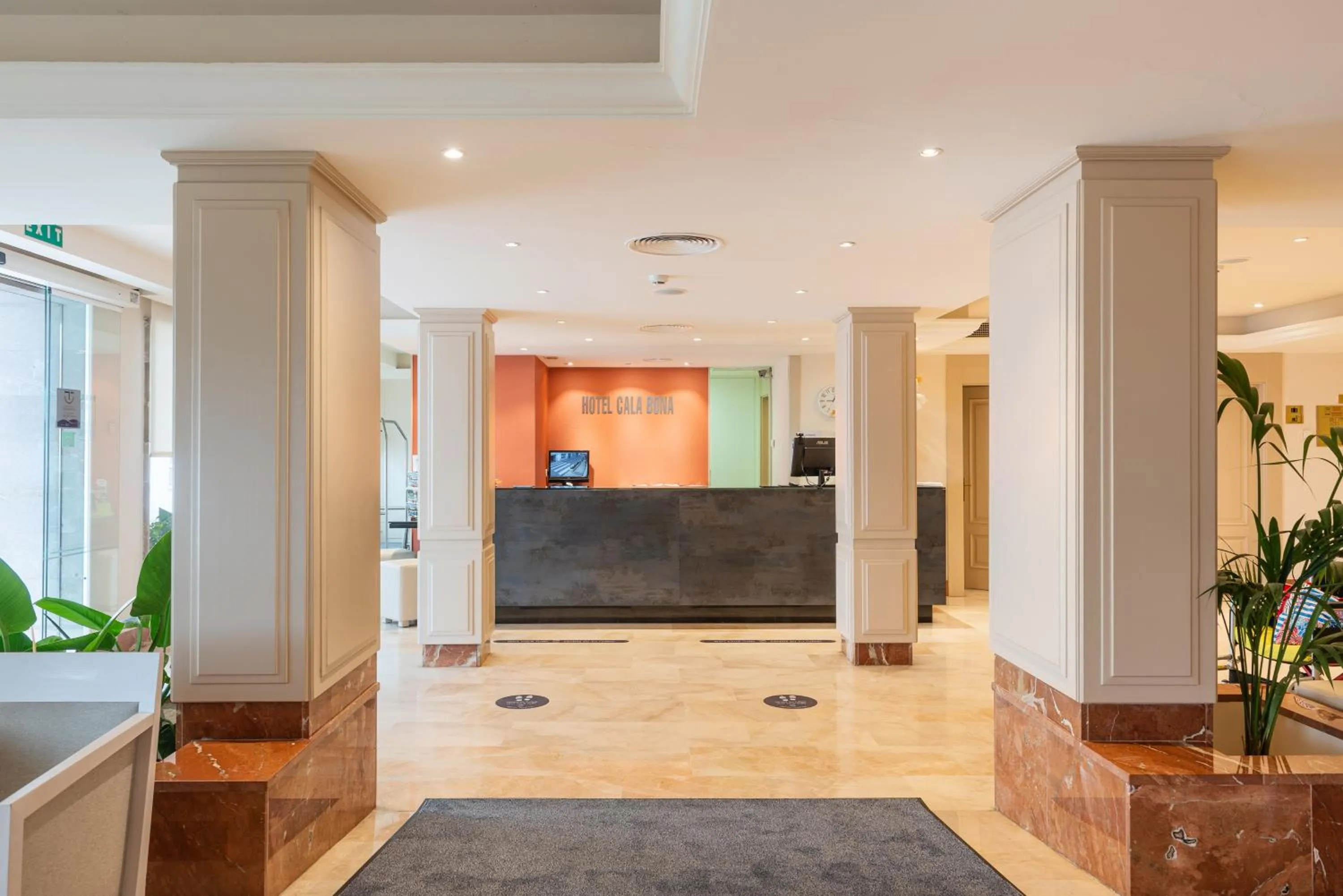 Lobby or reception in Hotel Cala Bona