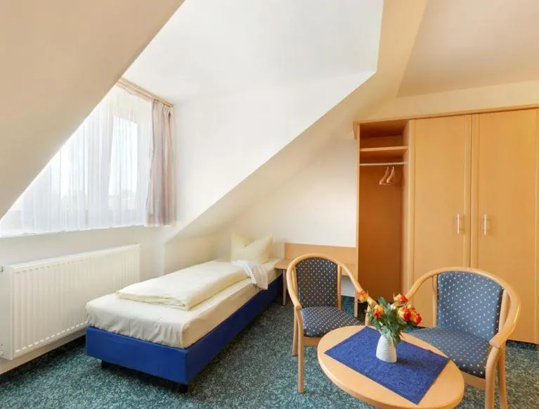 Photo of the whole room, Bed in Hotel Jagermo