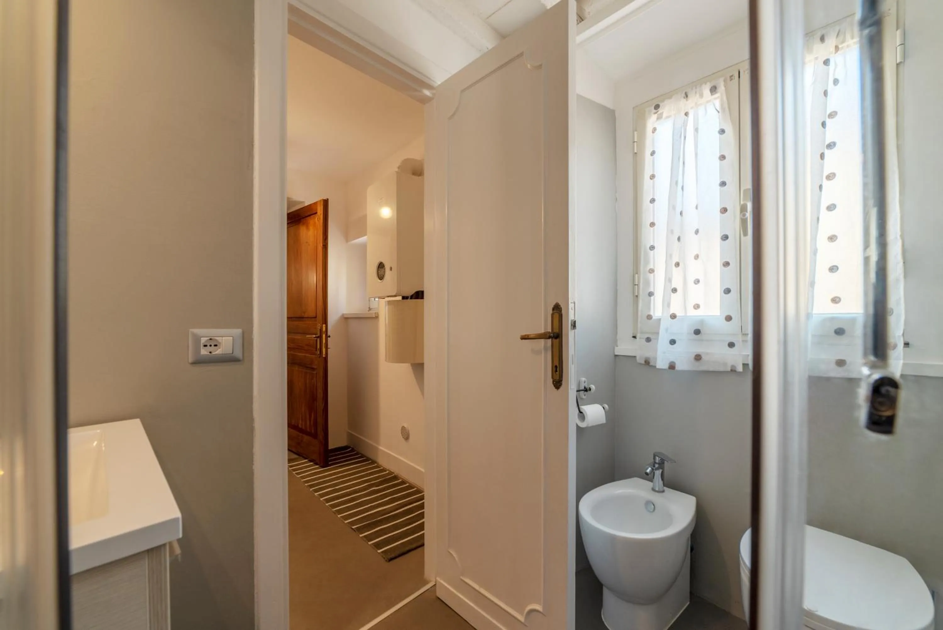 Bathroom in Largo di Torre Argentina Apartment