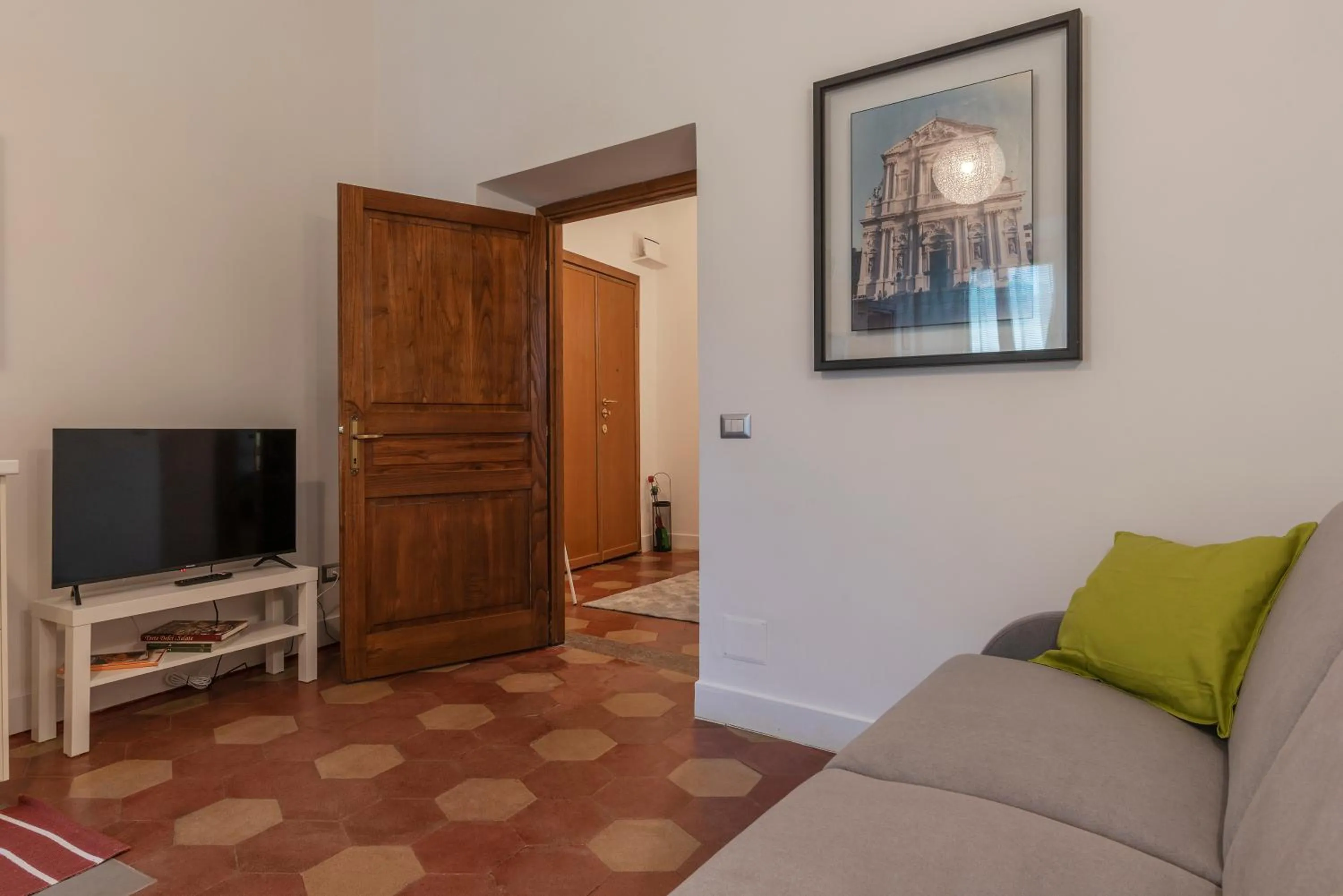 TV and multimedia in Largo di Torre Argentina Apartment