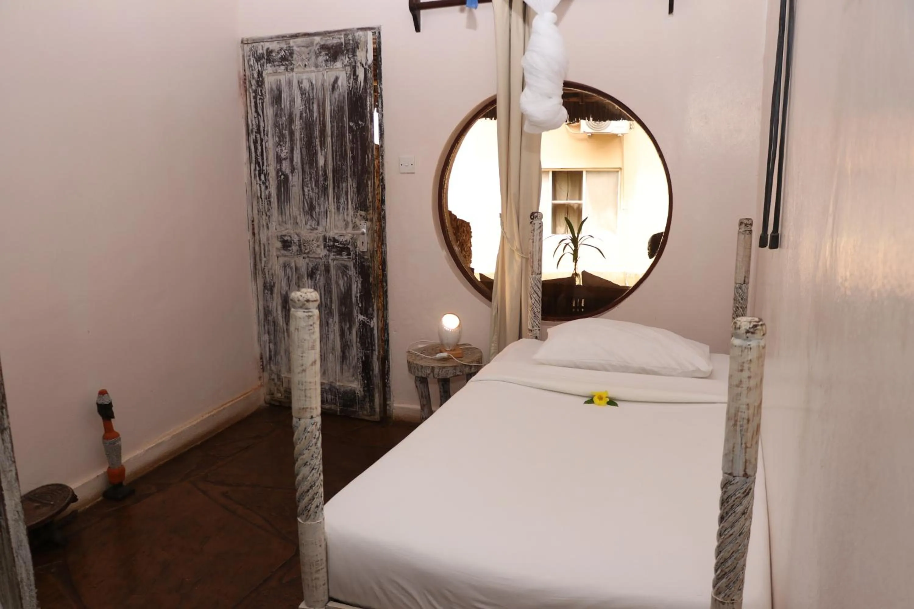 Bed in Eleven Pearl Boutique Hotel & Spa