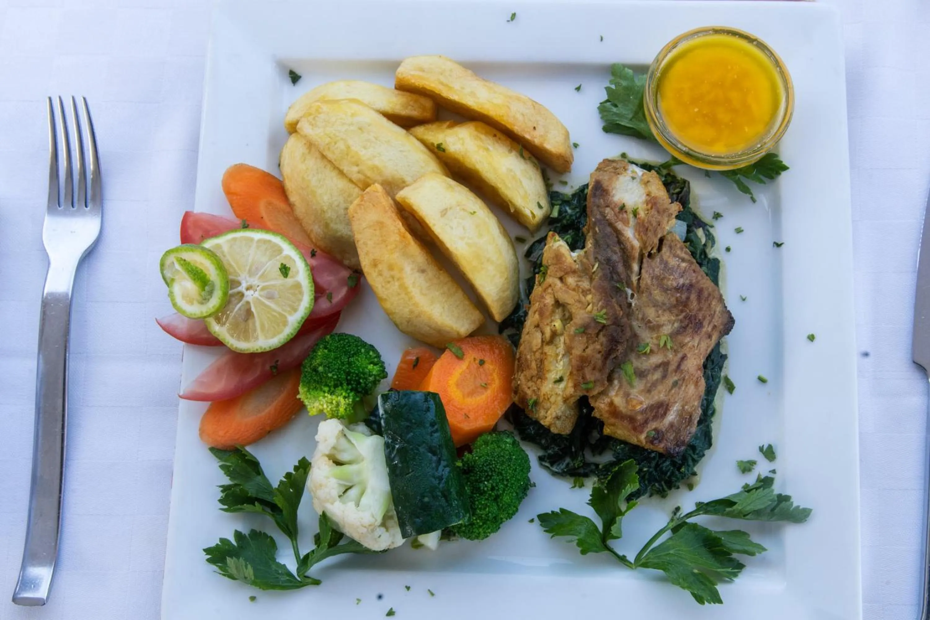 Restaurant/places to eat in Eleven Pearl Boutique Hotel & Spa