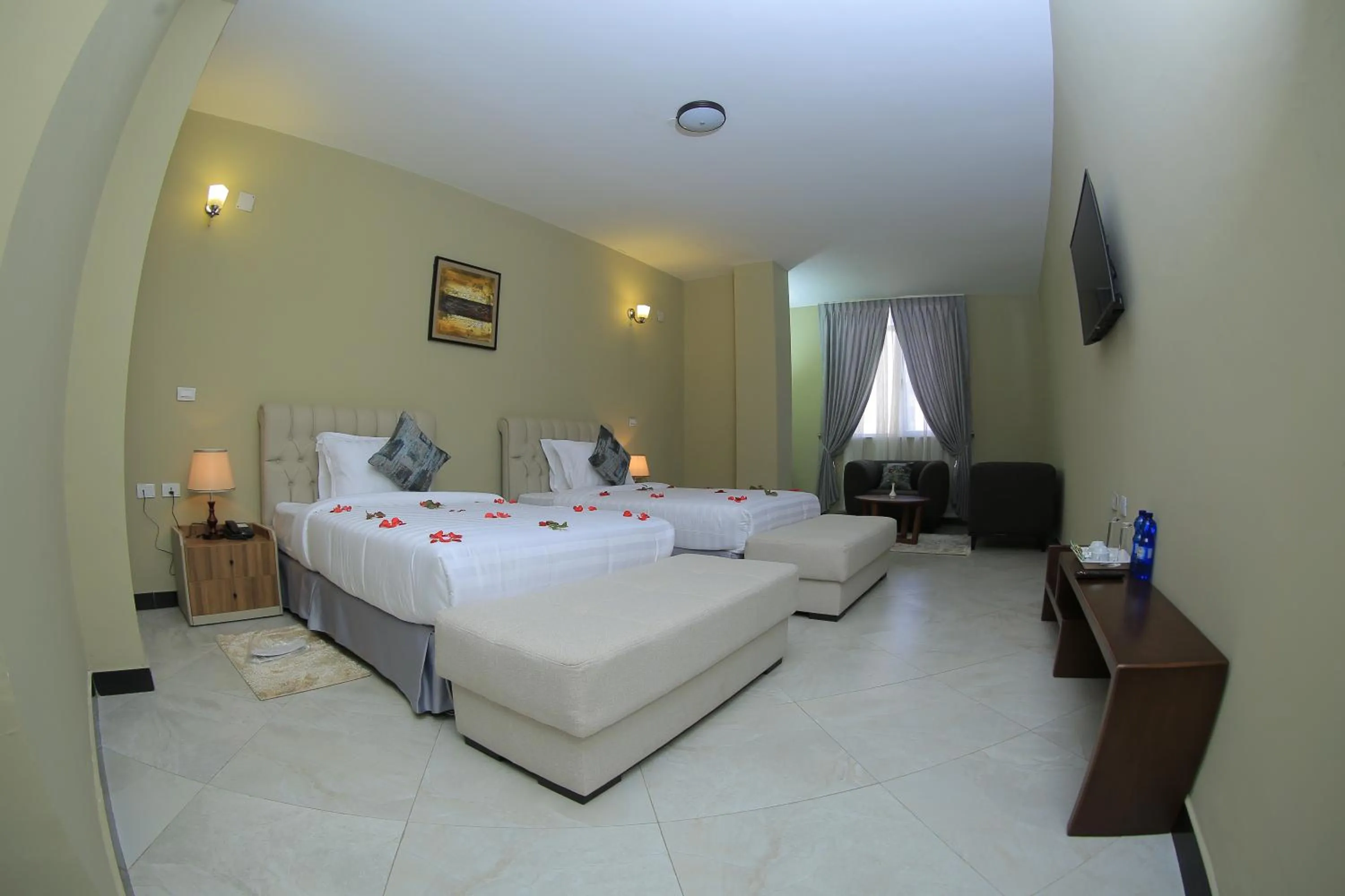 Photo of the whole room, Bed in Daisy Hotel