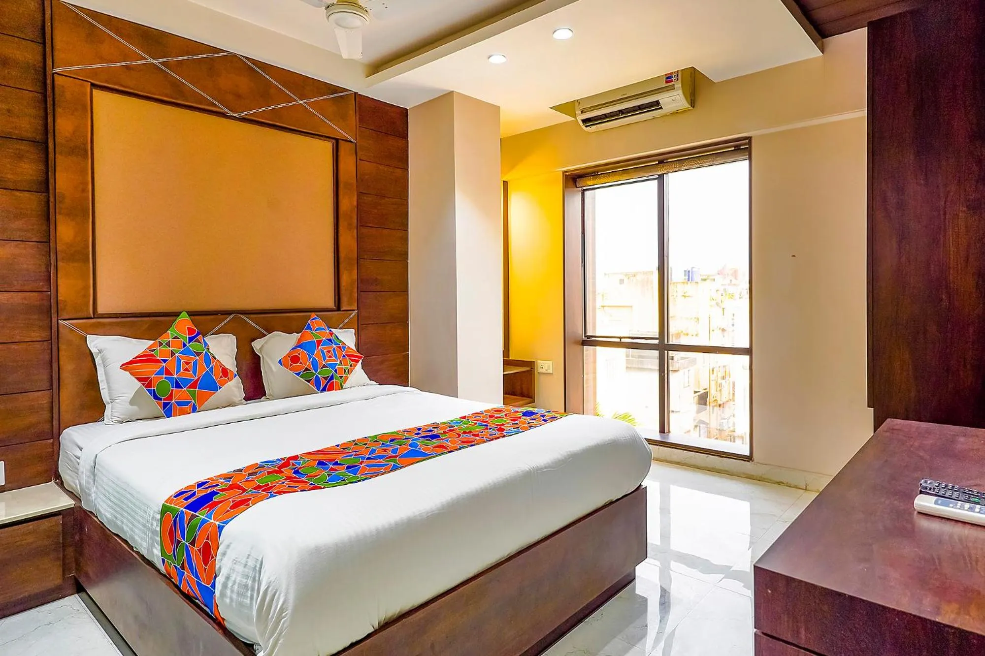 View (from property/room), Bed in FabHotel Eros 211 - Nr Sreebhumi