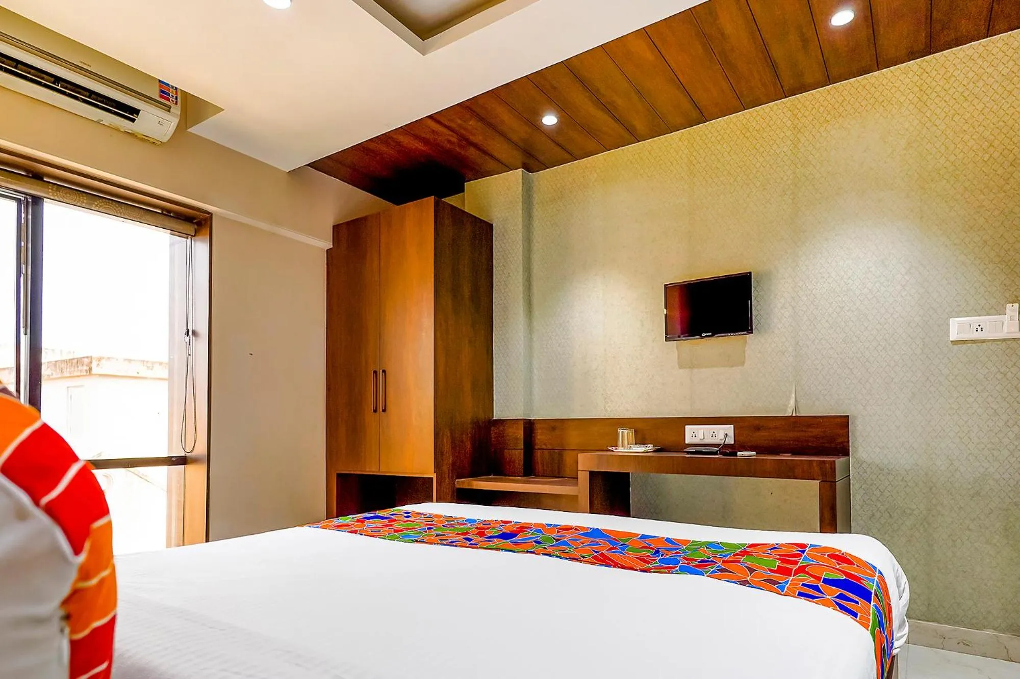 Photo of the whole room, Bed in FabHotel Eros 211 - Nr Sreebhumi