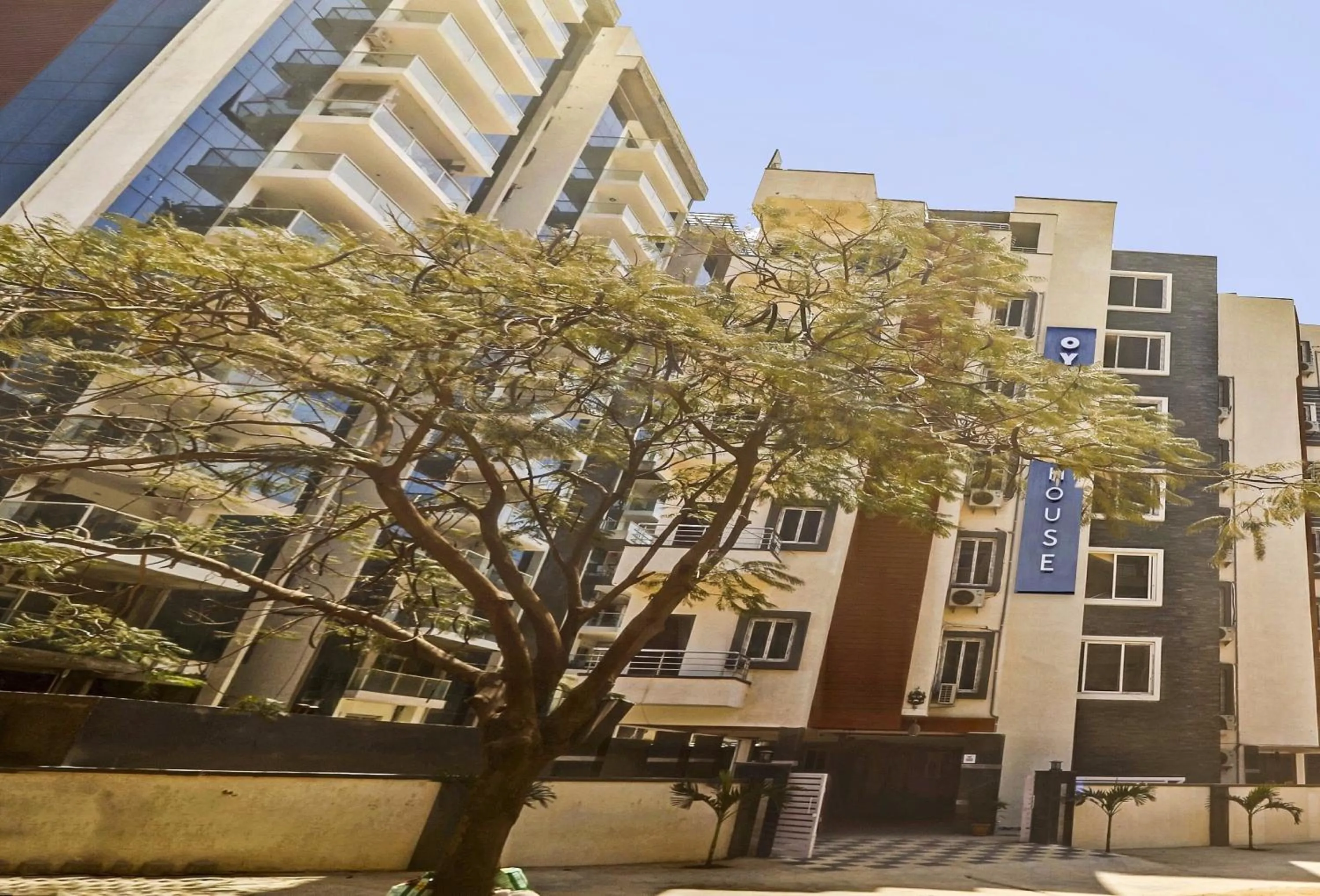 Facade/entrance in Collection O White House Near KIMS Kondapur