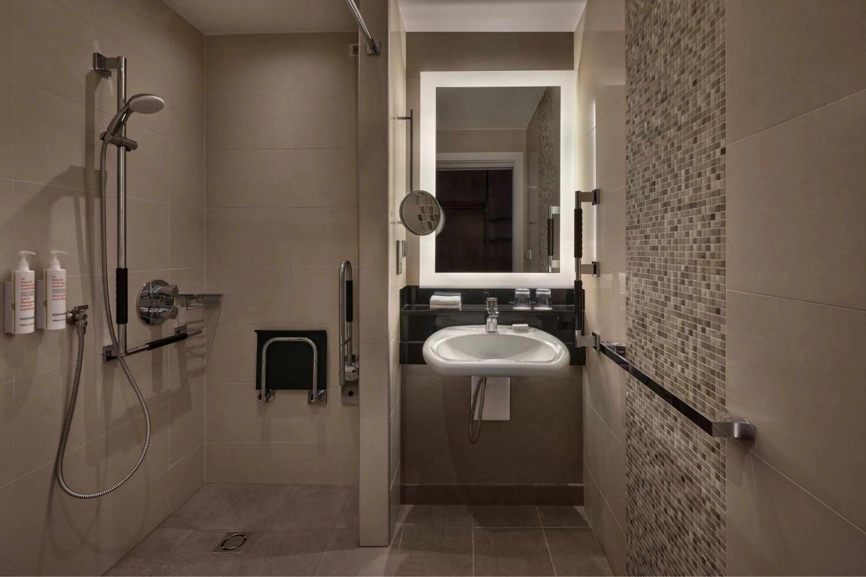 Bathroom in Budapest Marriott Hotel