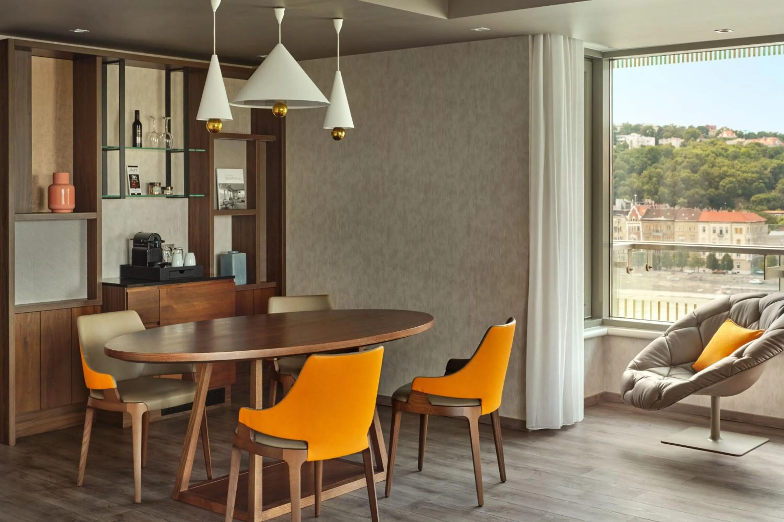 Living room in Budapest Marriott Hotel