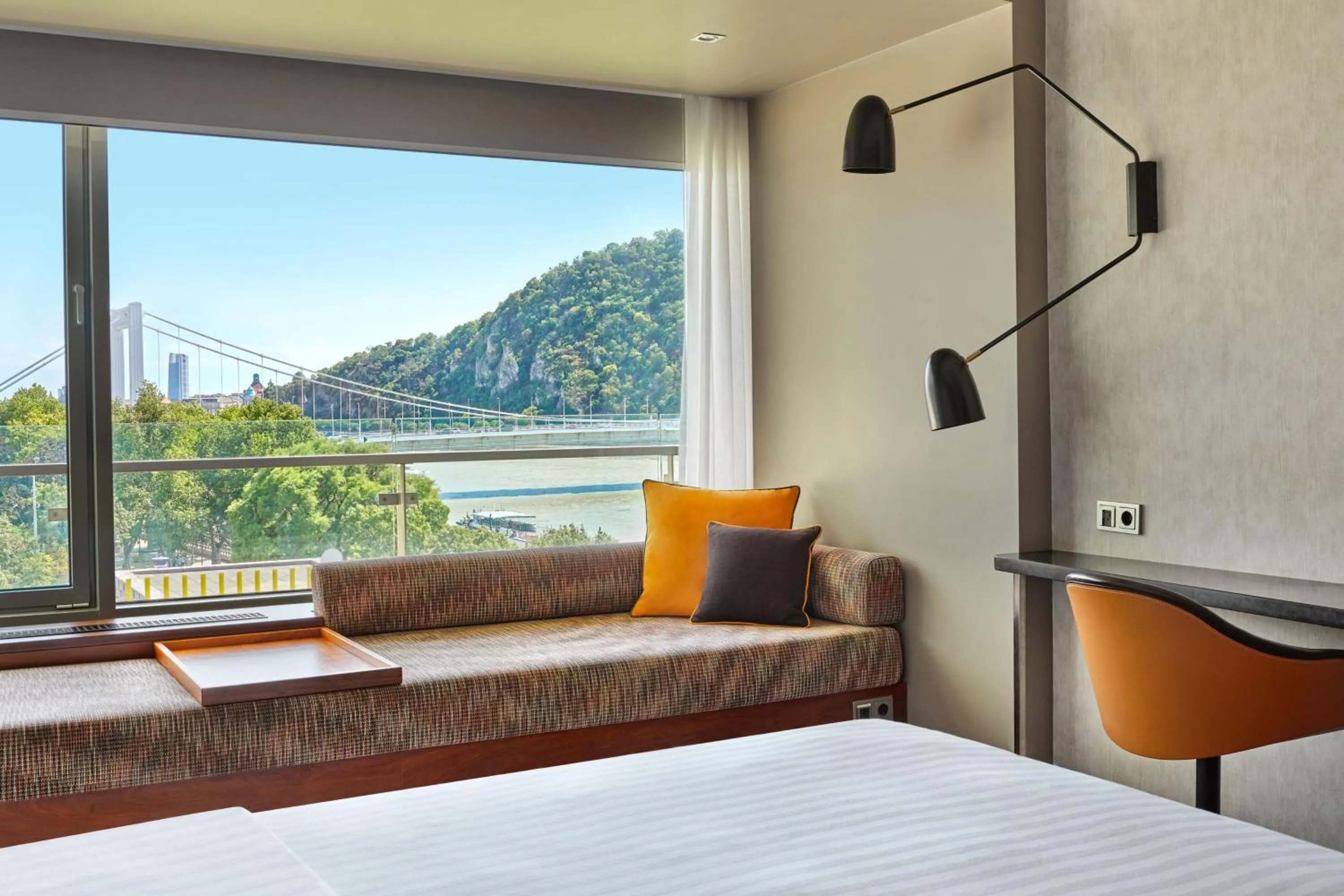 Photo of the whole room, Bed in Budapest Marriott Hotel