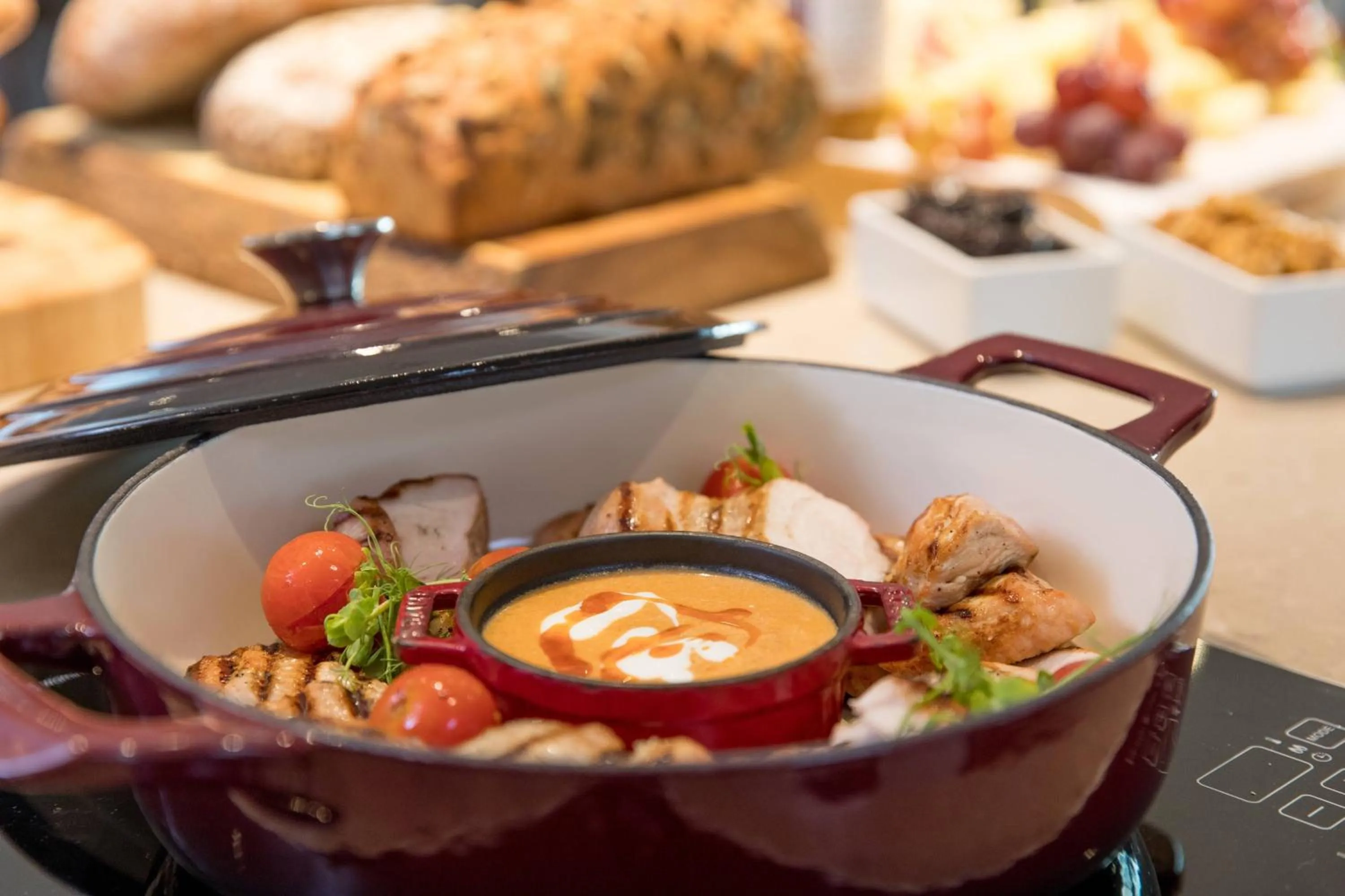 Lounge or bar in Budapest Marriott Hotel