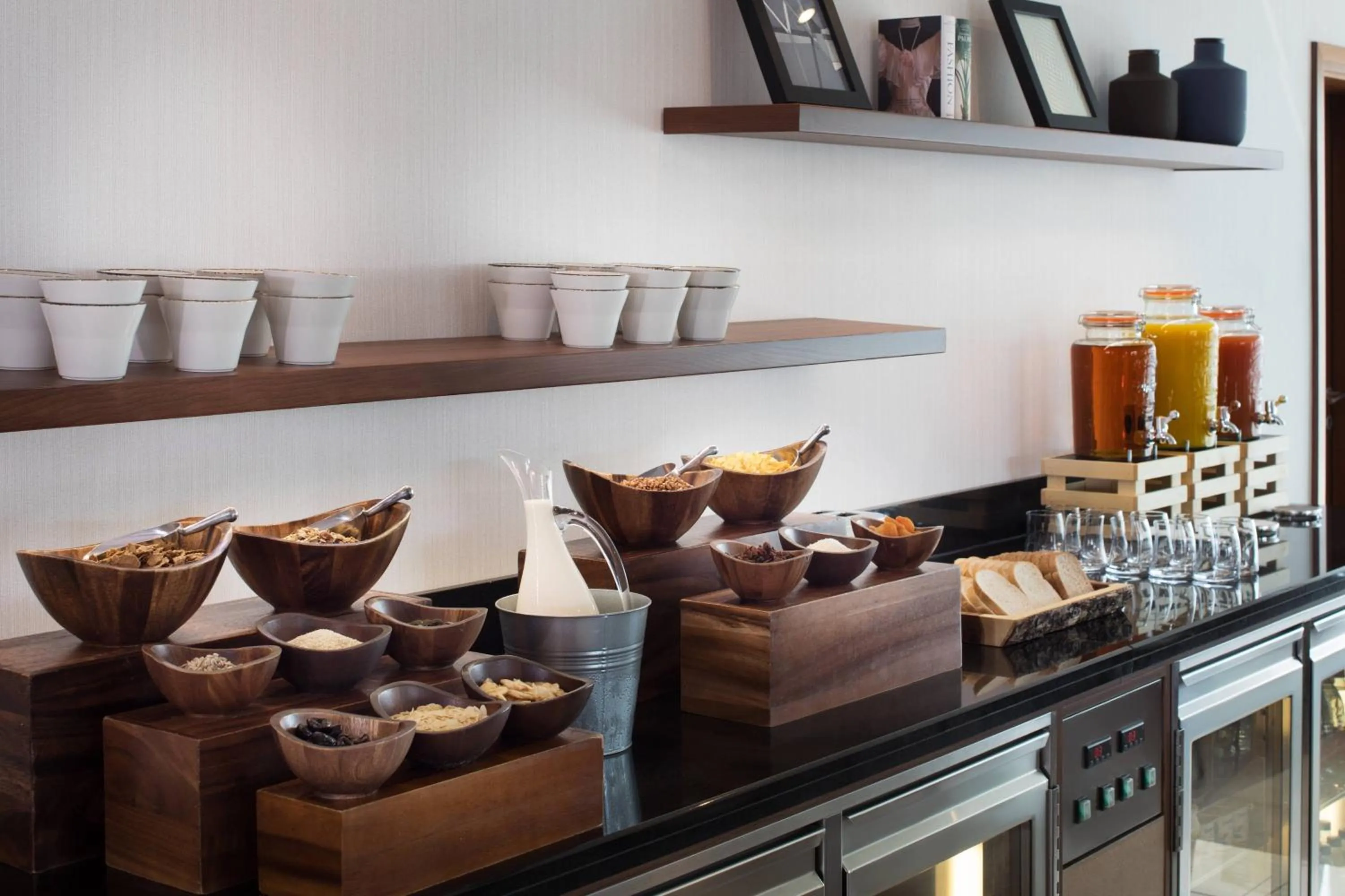 Lounge or bar in Budapest Marriott Hotel