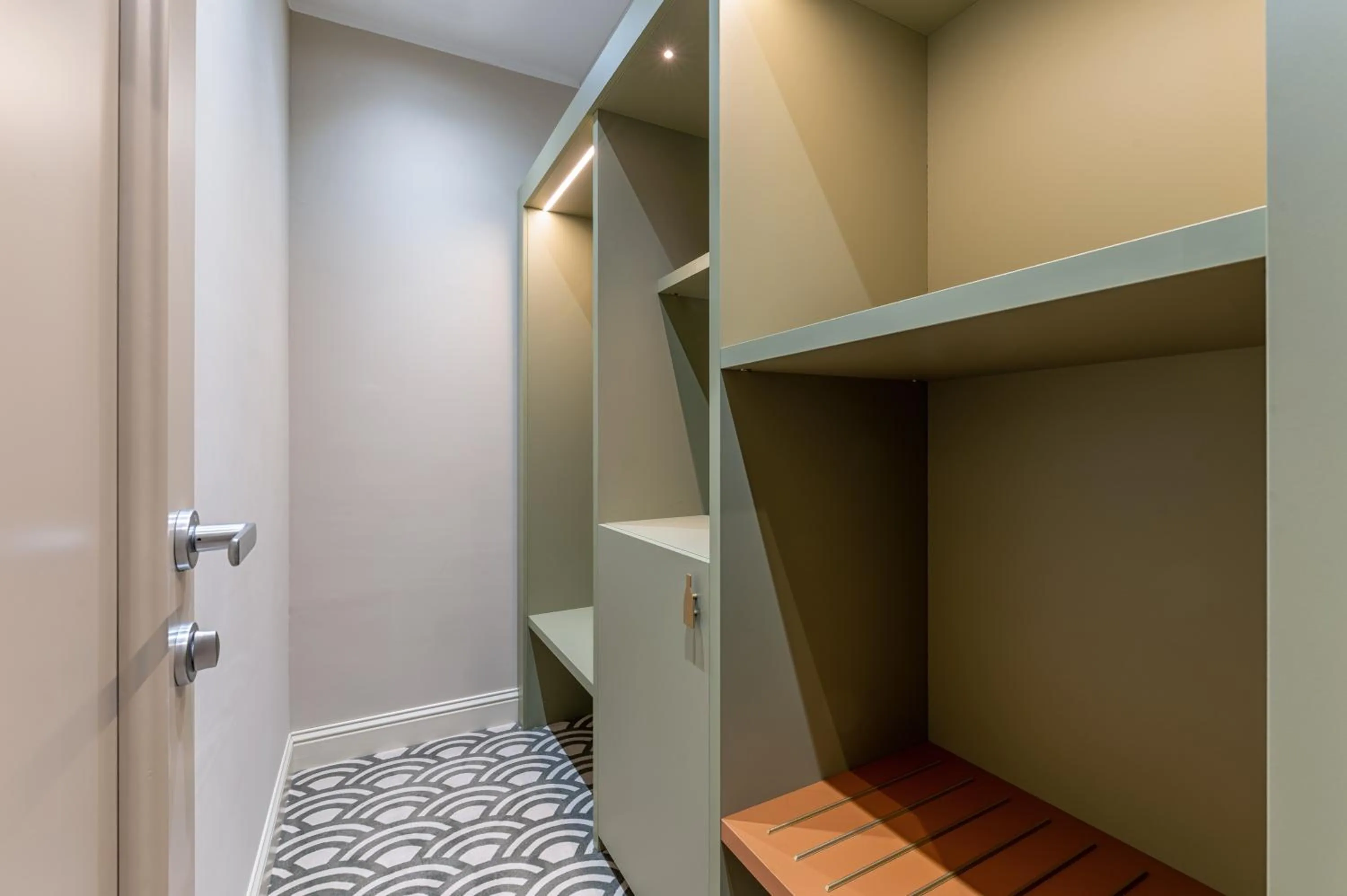 wardrobe in Hotel Astoria