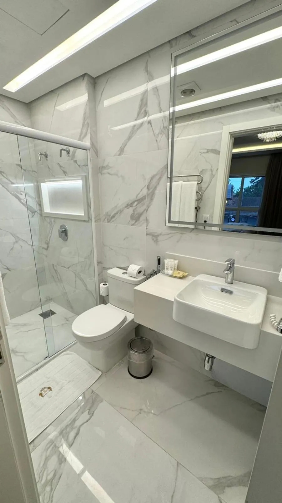 Bathroom in Hotel e Restaurante GIRATÓRIO RF Vision - A melhor vista 360 de Gramado