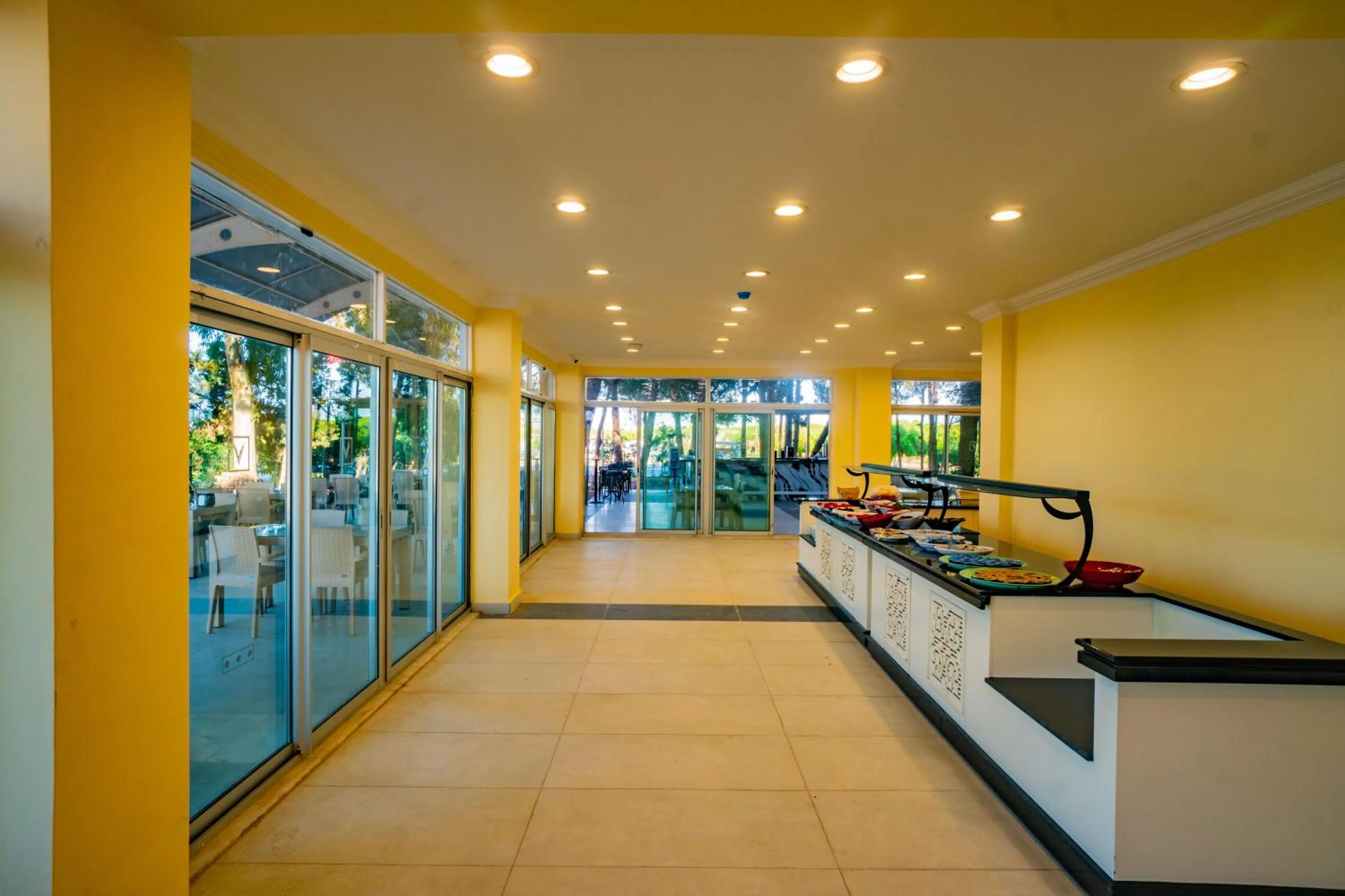 Restaurant/places to eat in Prenses Sealine Beach Hotel