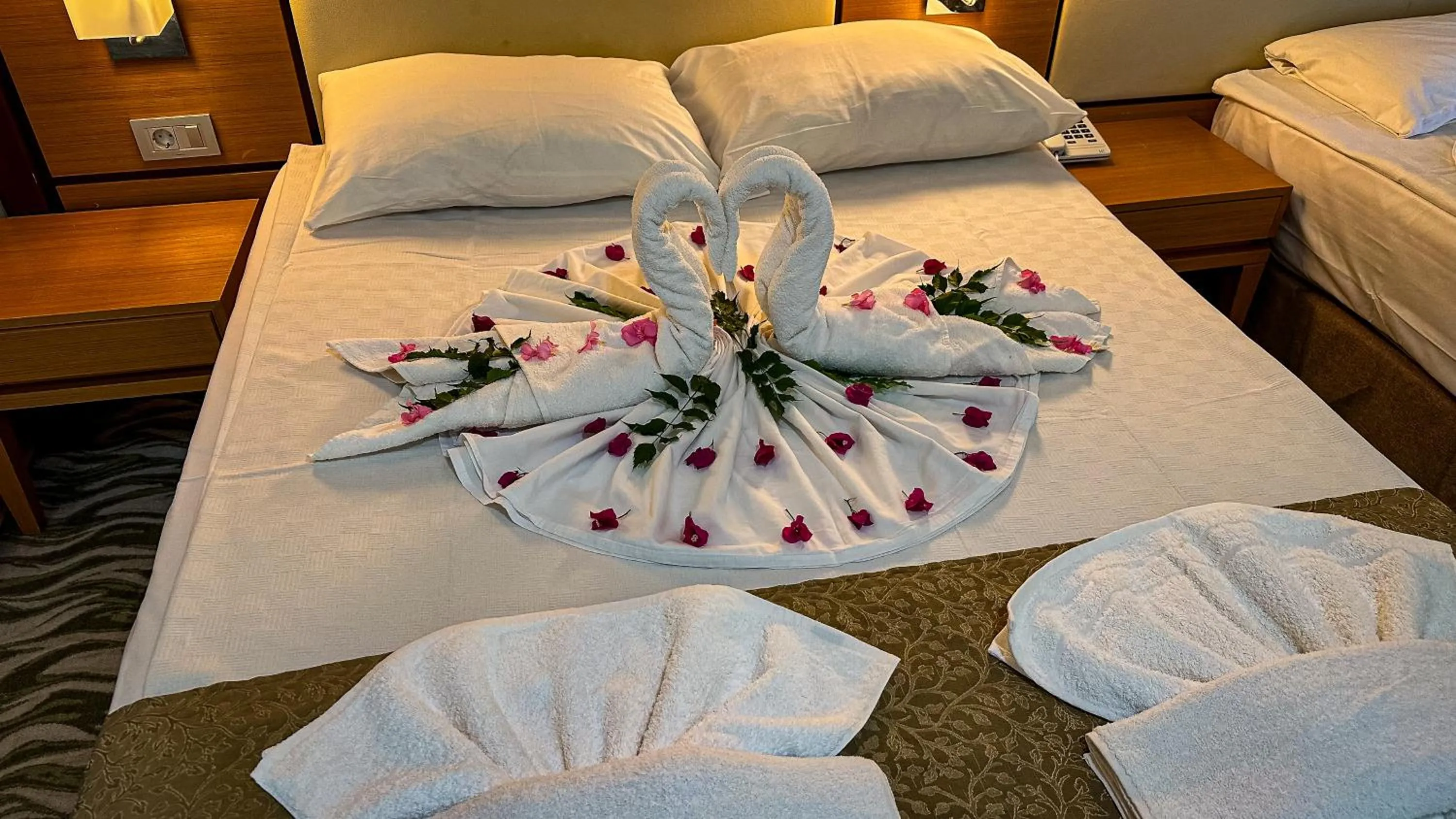 Bed in Prenses Sealine Beach Hotel