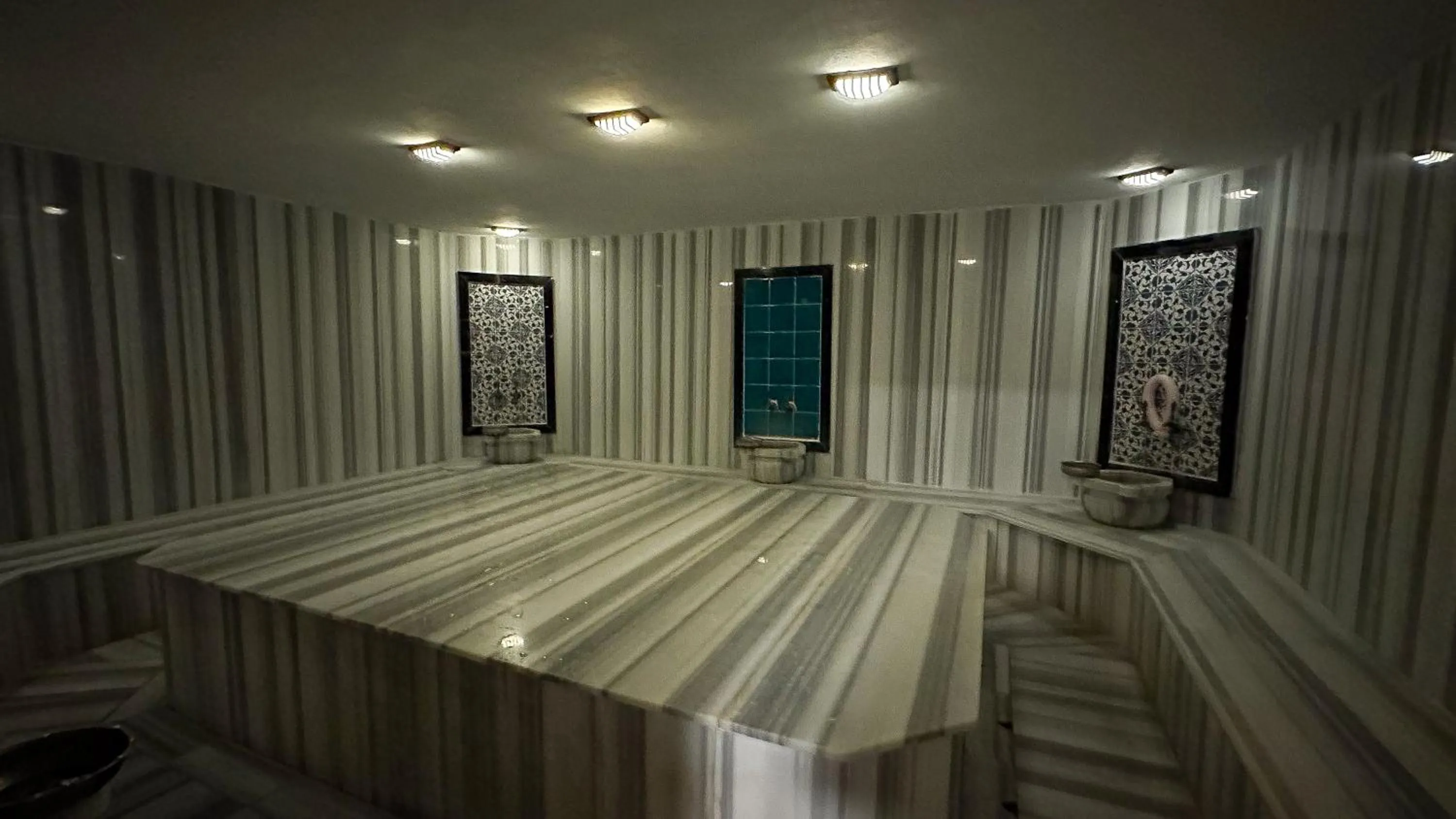 Public Bath in Prenses Sealine Beach Hotel