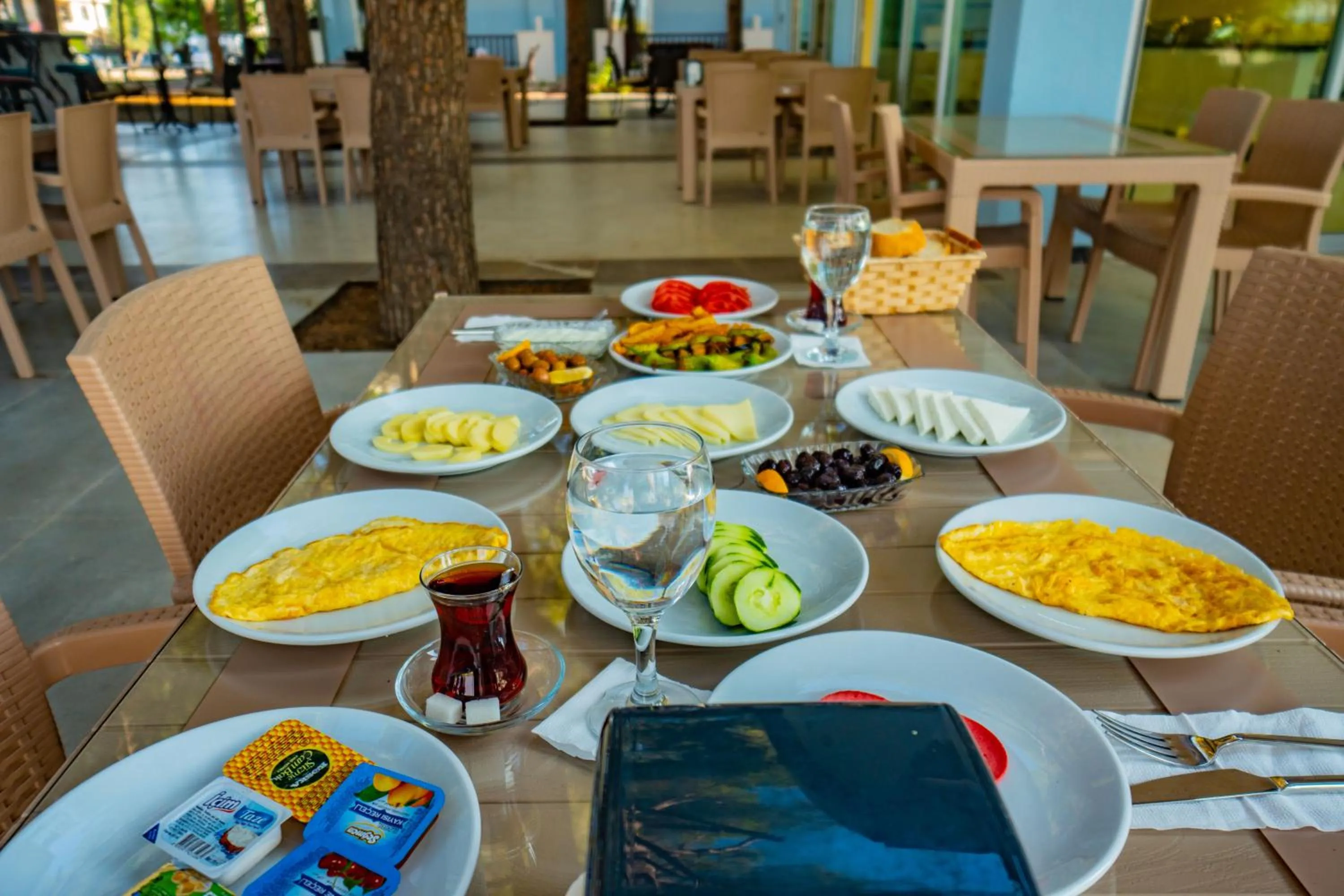 Restaurant/places to eat in Prenses Sealine Beach Hotel