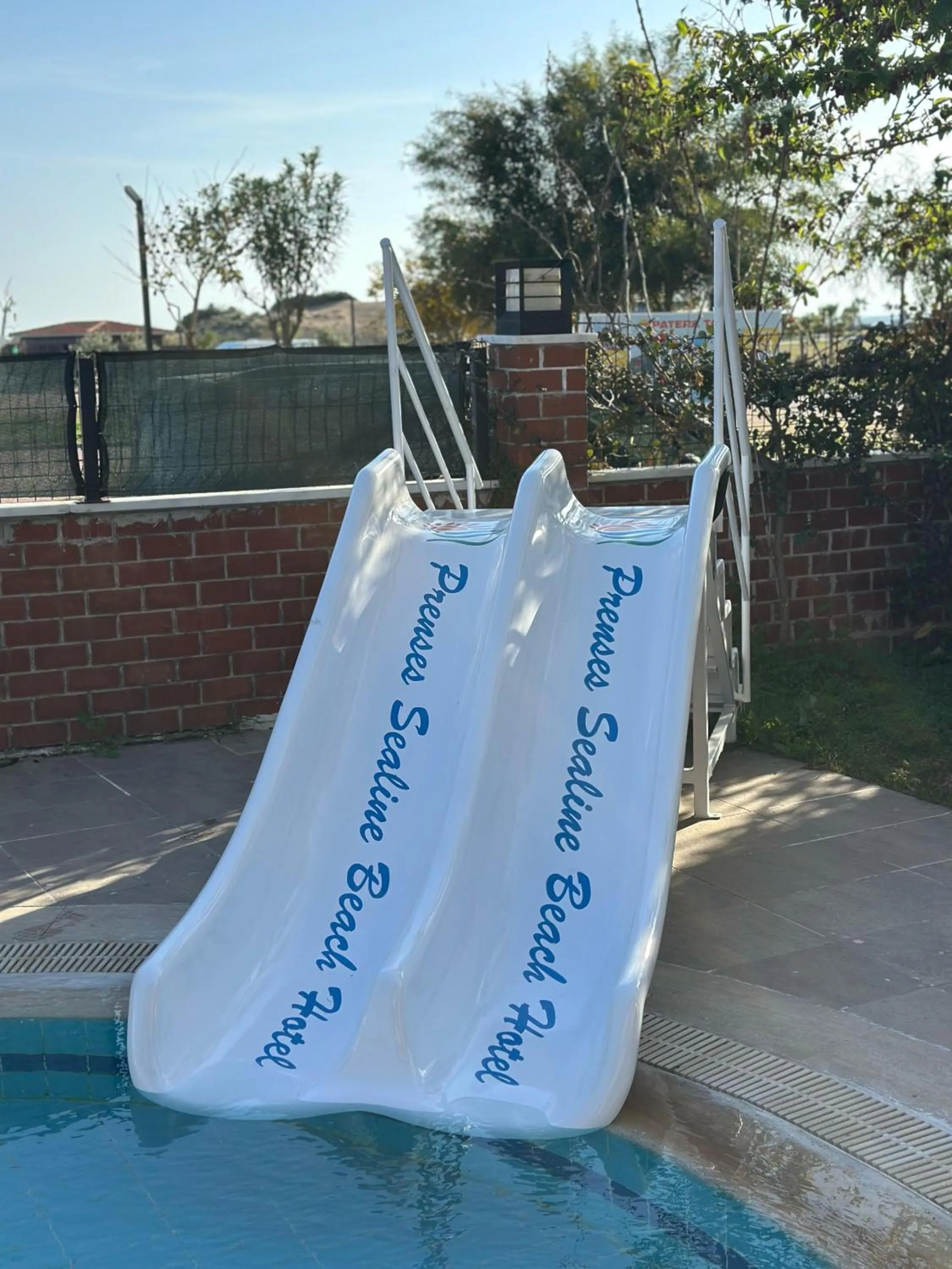 towels in Prenses Sealine Beach Hotel