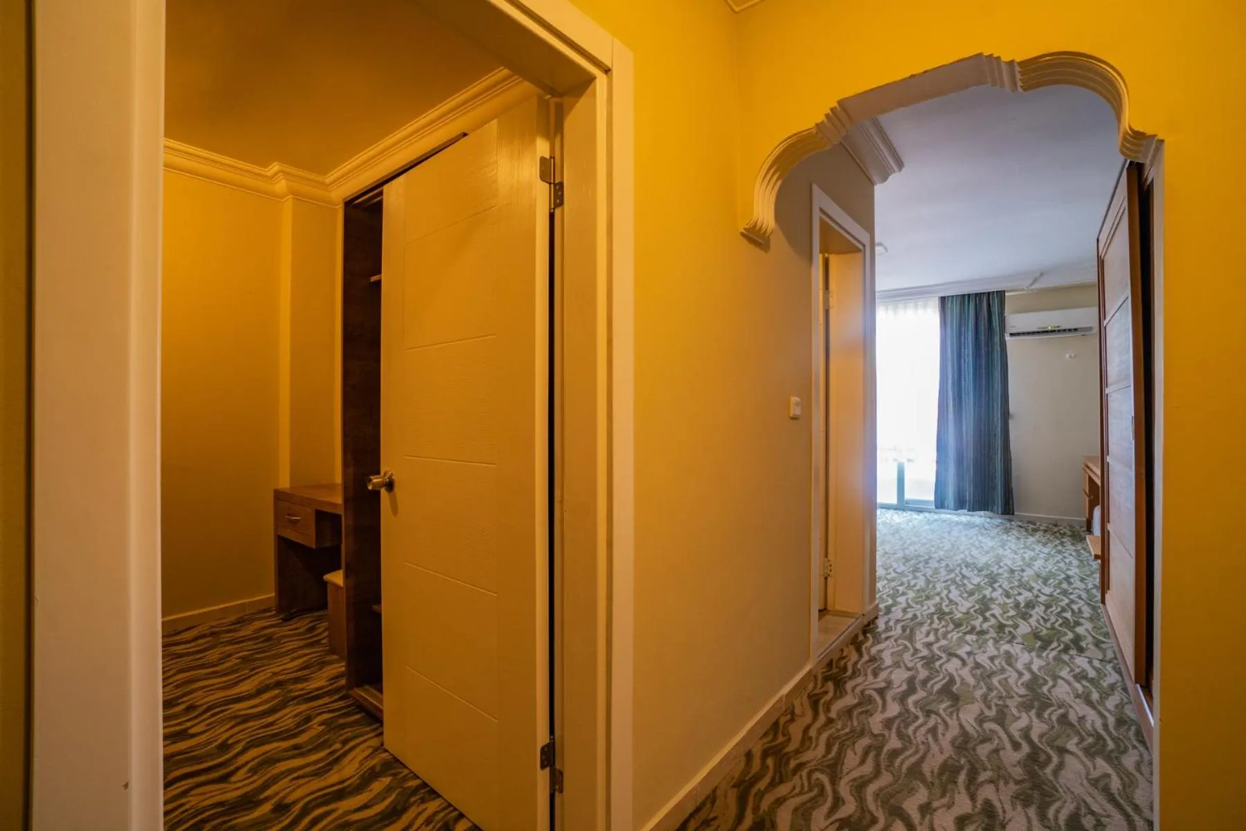 Bed in Prenses Sealine Beach Hotel