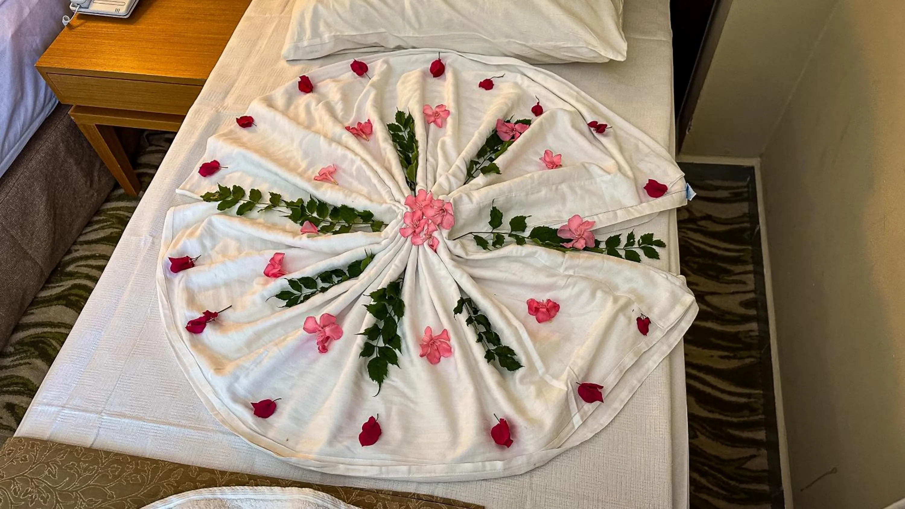 Bed in Prenses Sealine Beach Hotel