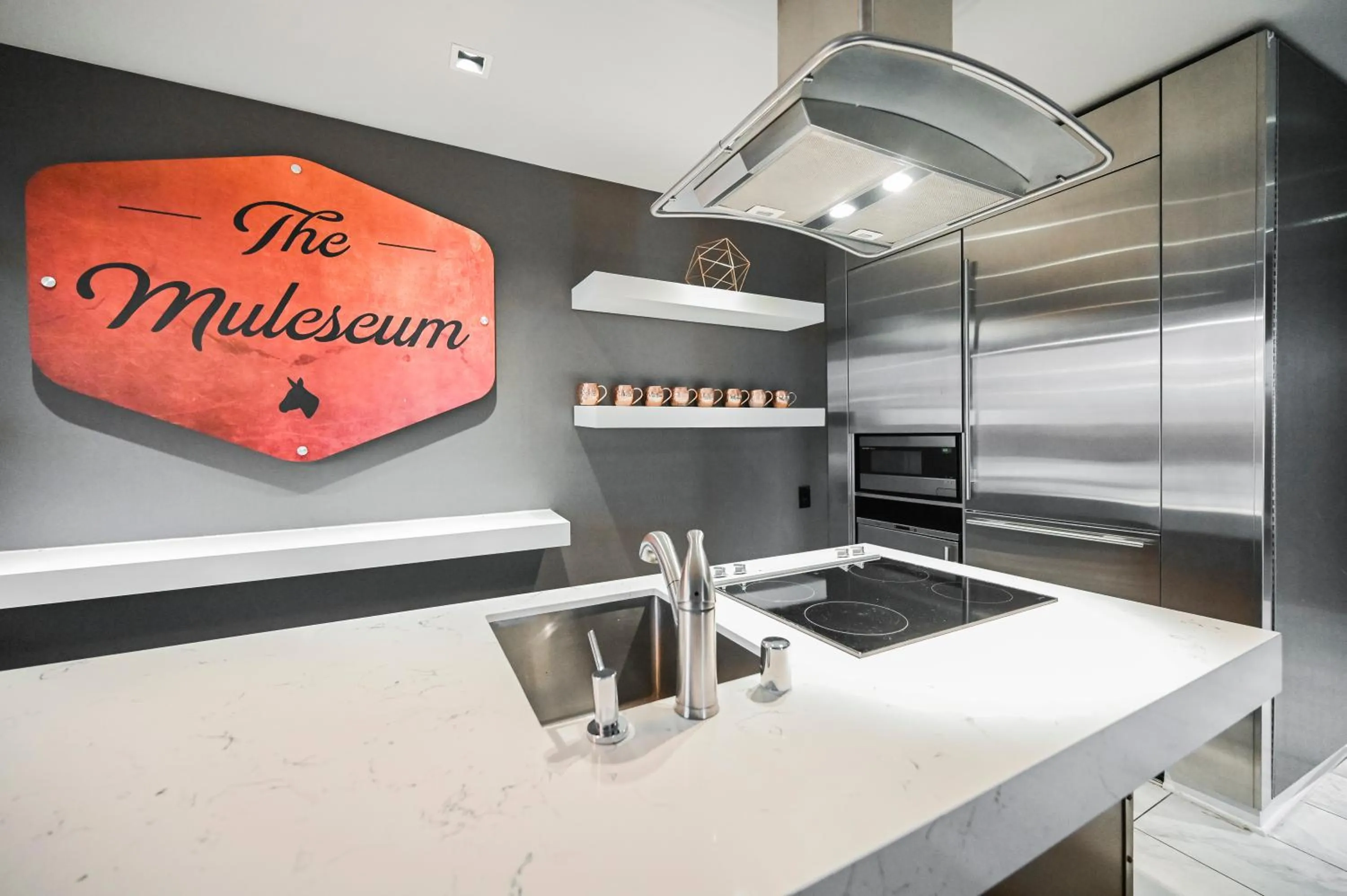 Kitchen or kitchenette in StripViewSuites at Palms Place