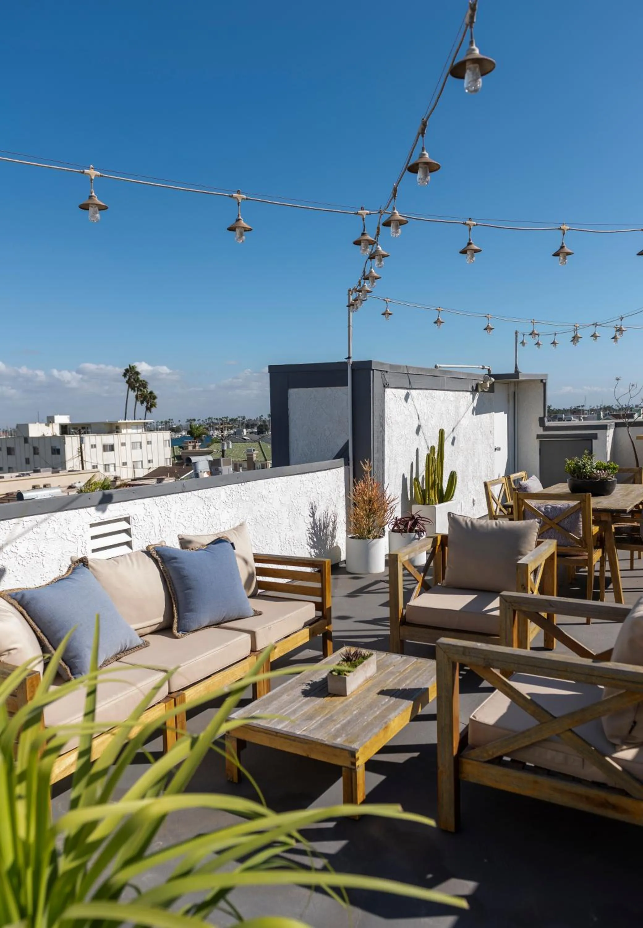 50 M to Sand LGB 2 King Suites