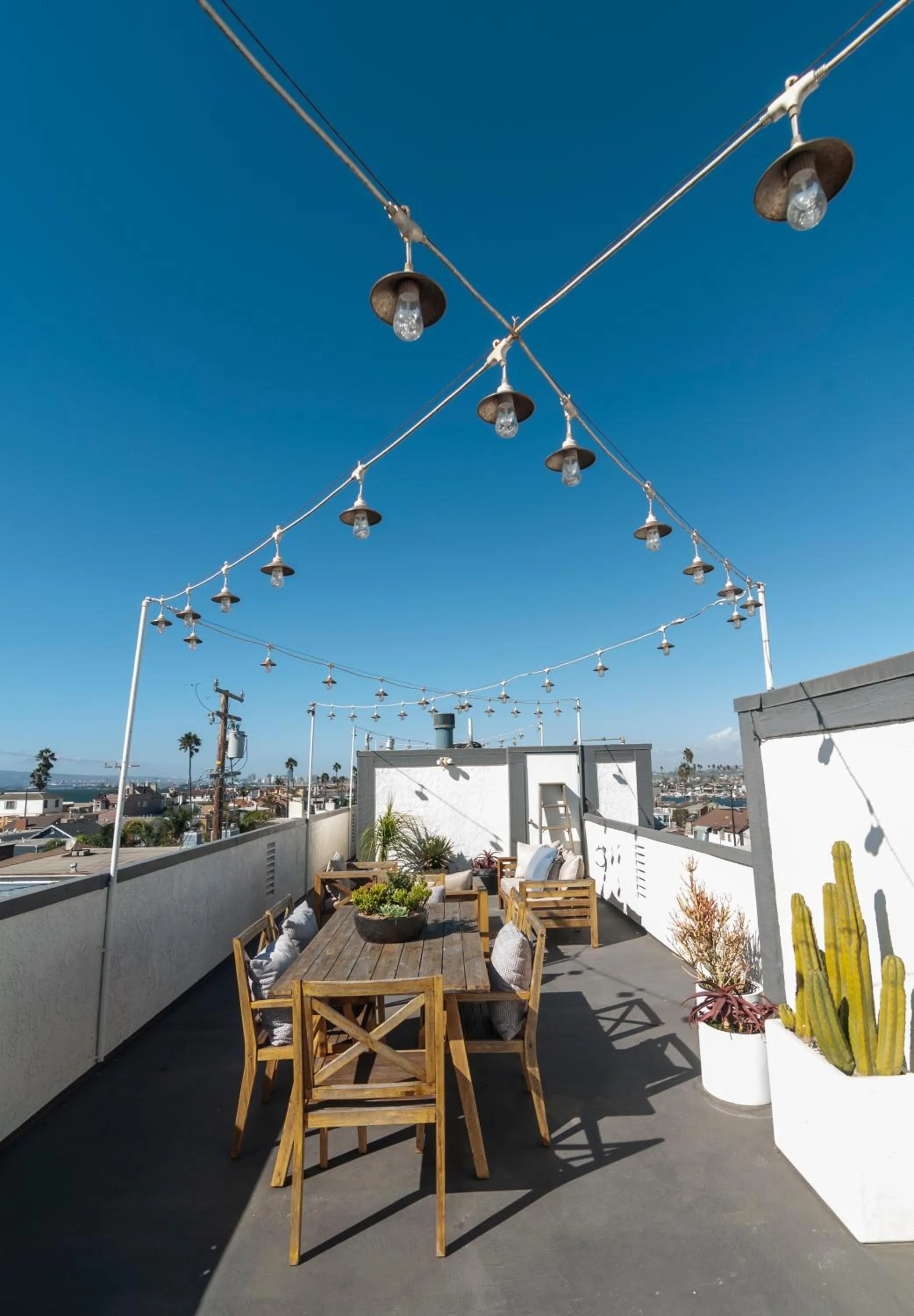 50 M to Sand LGB 2 King Suites