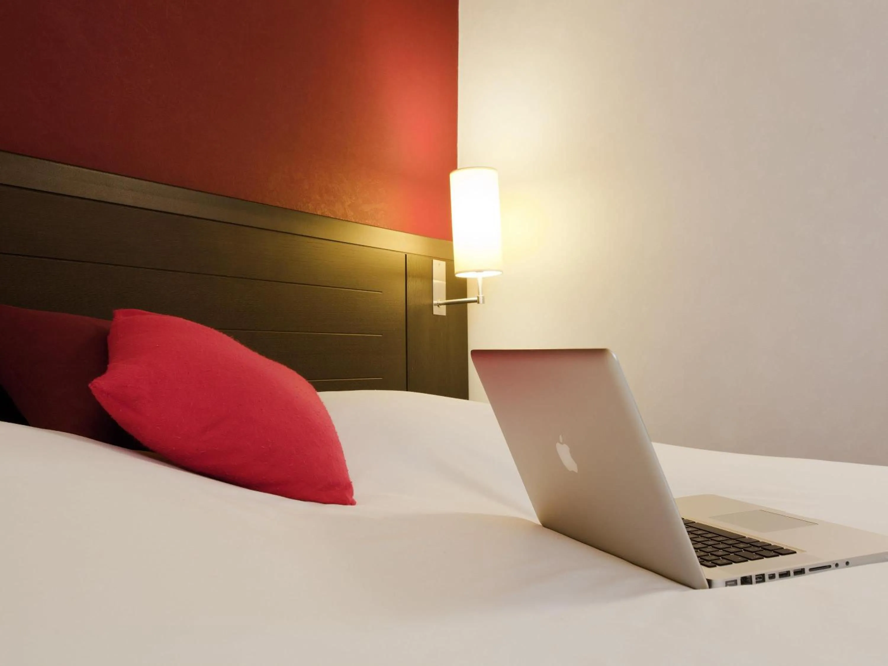 Bedroom, Bed in ibis Styles Belfort Centre