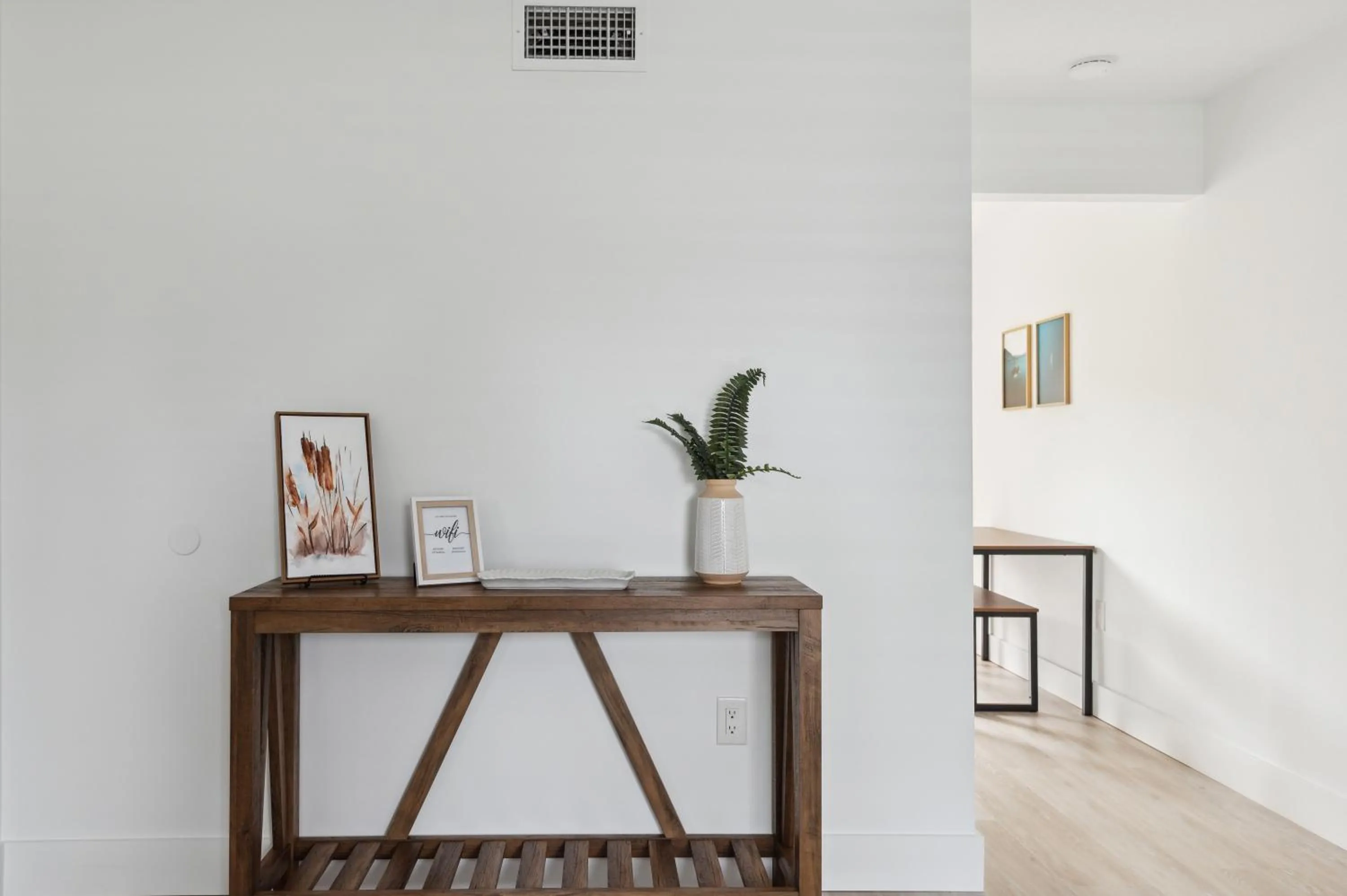 Decorative detail in Amazing 2 Bedroom Townhouse near beach