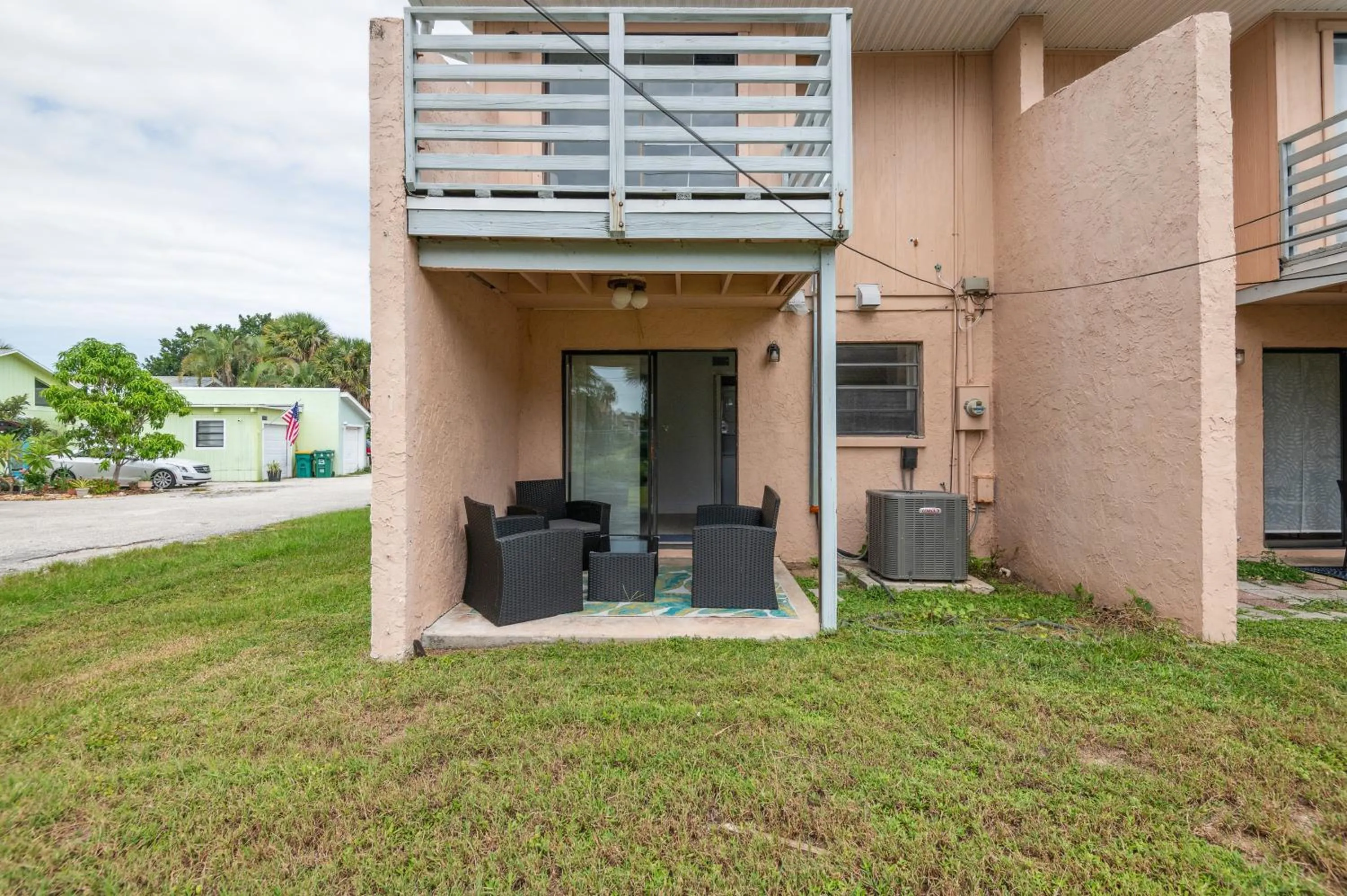 Property building in Amazing 2 Bedroom Townhouse near beach