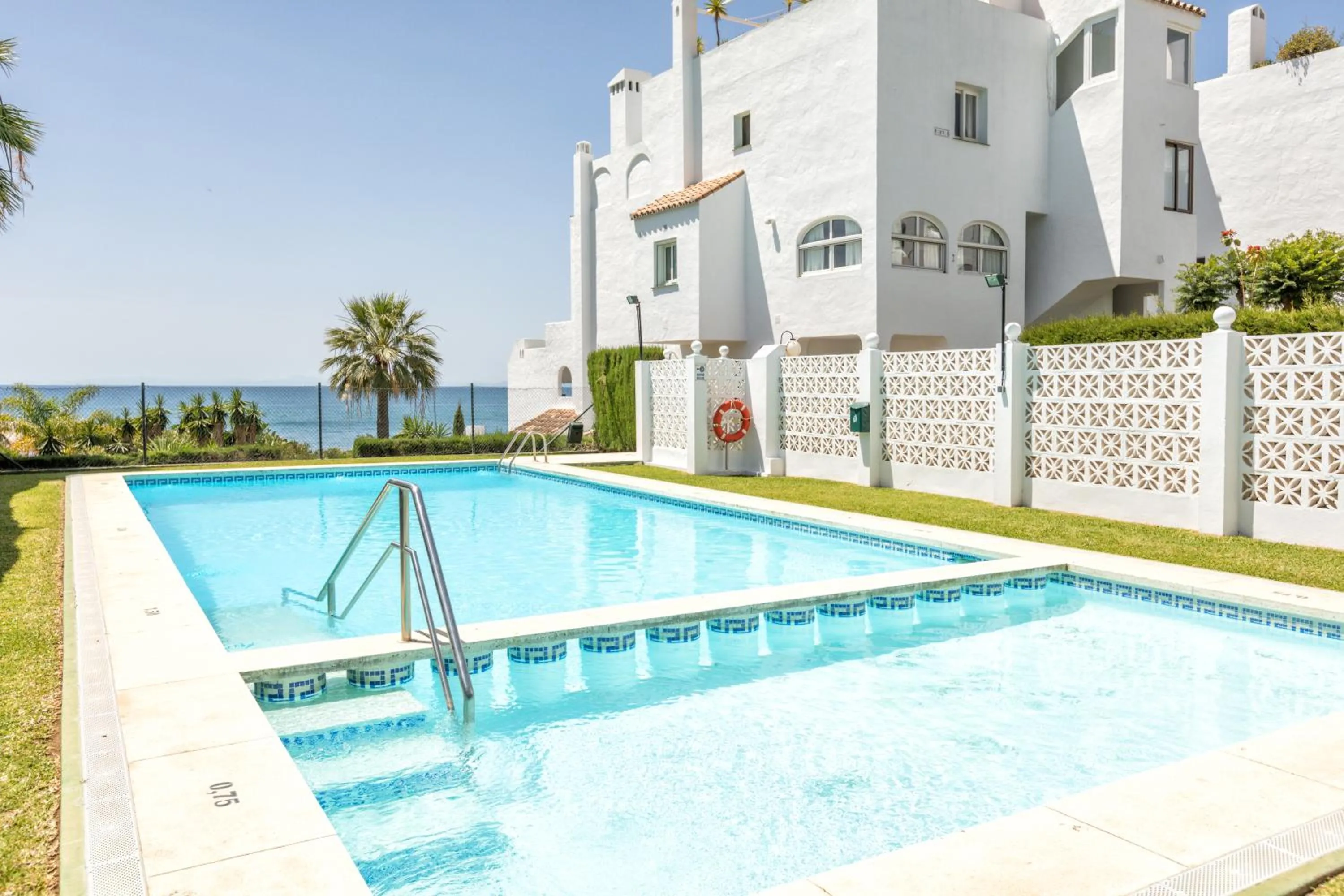 Front Sea View Penthouse