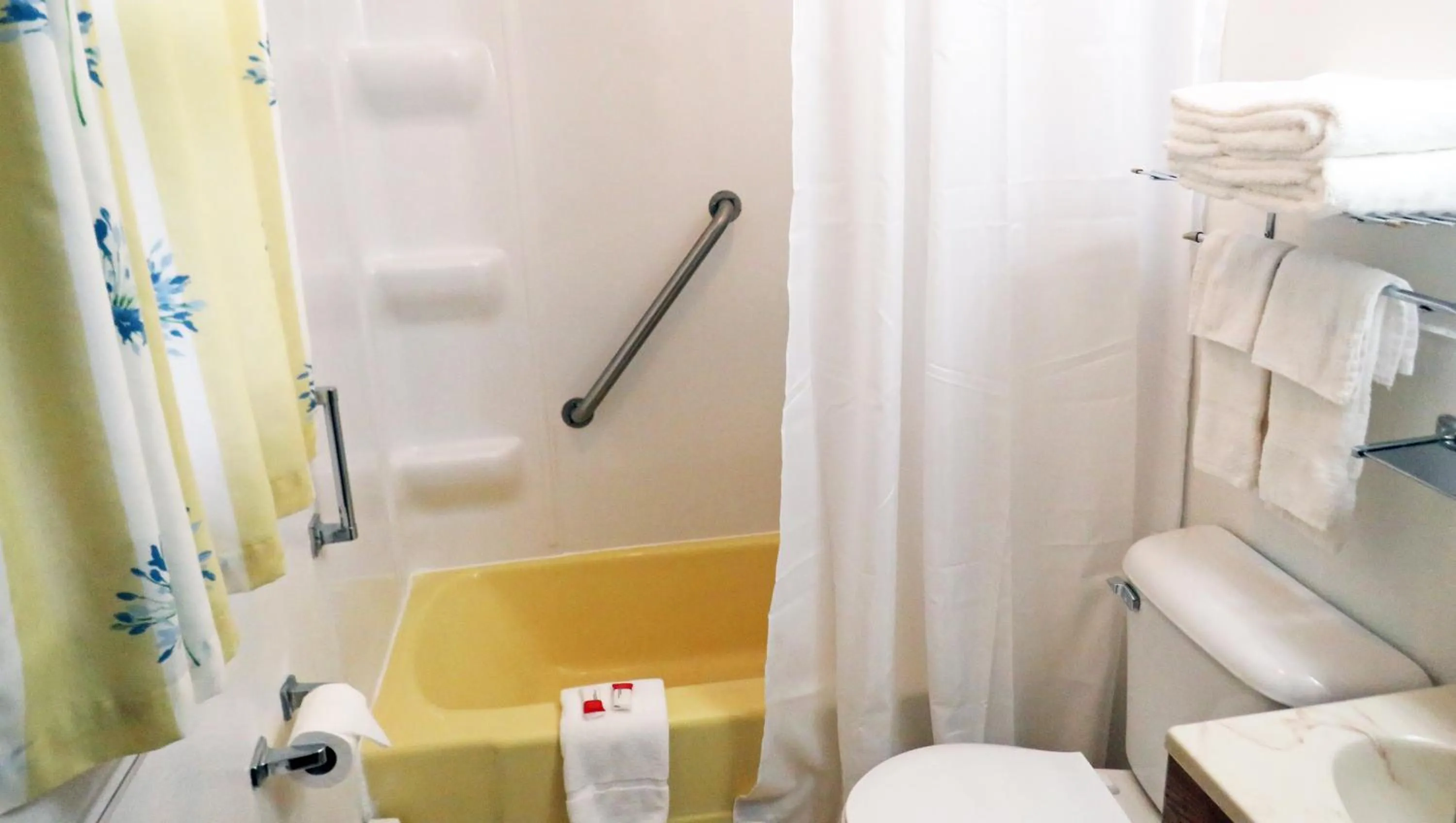 Bathroom in Indianhead Ironwood Hotel