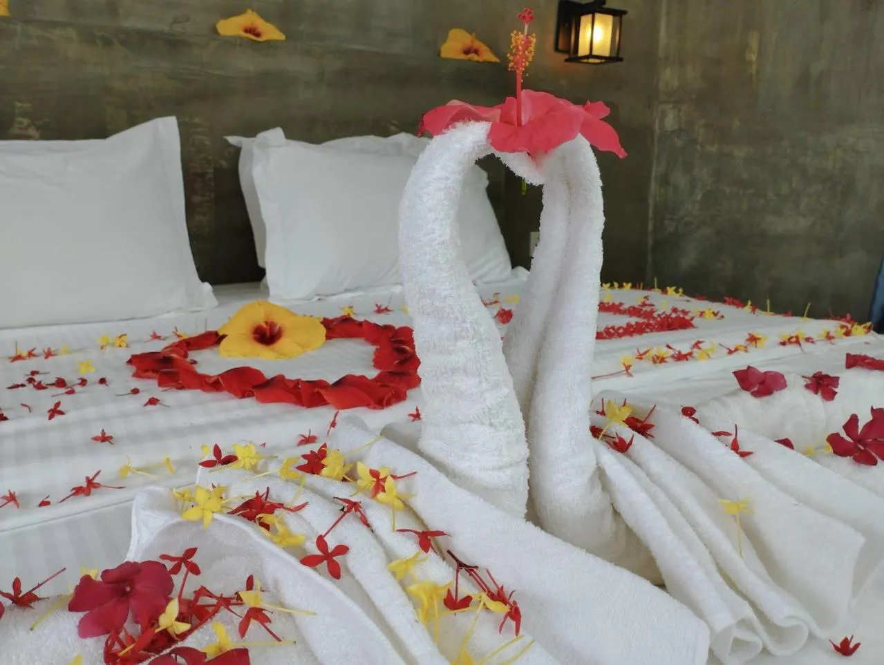 Bedroom, Bed in Damnak Borey Resort