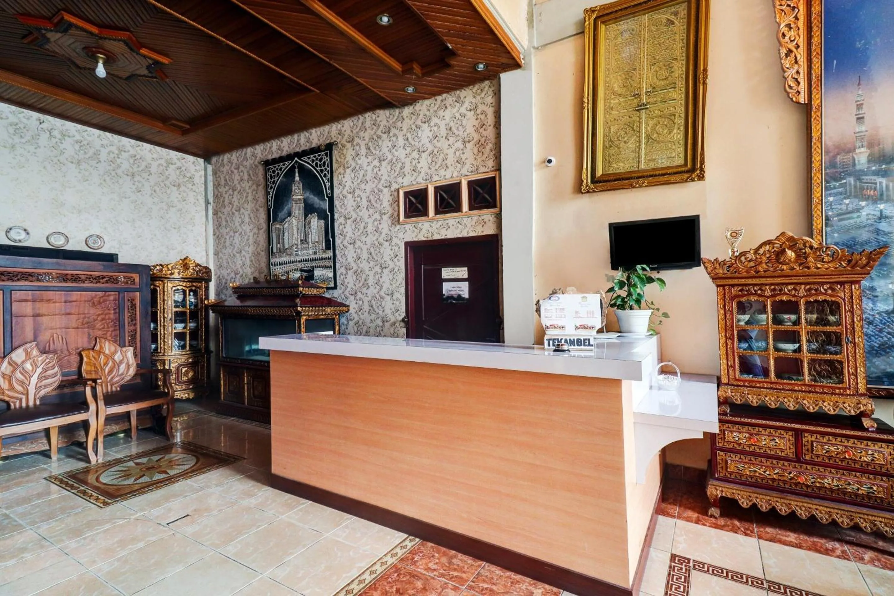 Lobby or reception in OYO Life 11350O Hotel R Cantika Syariah