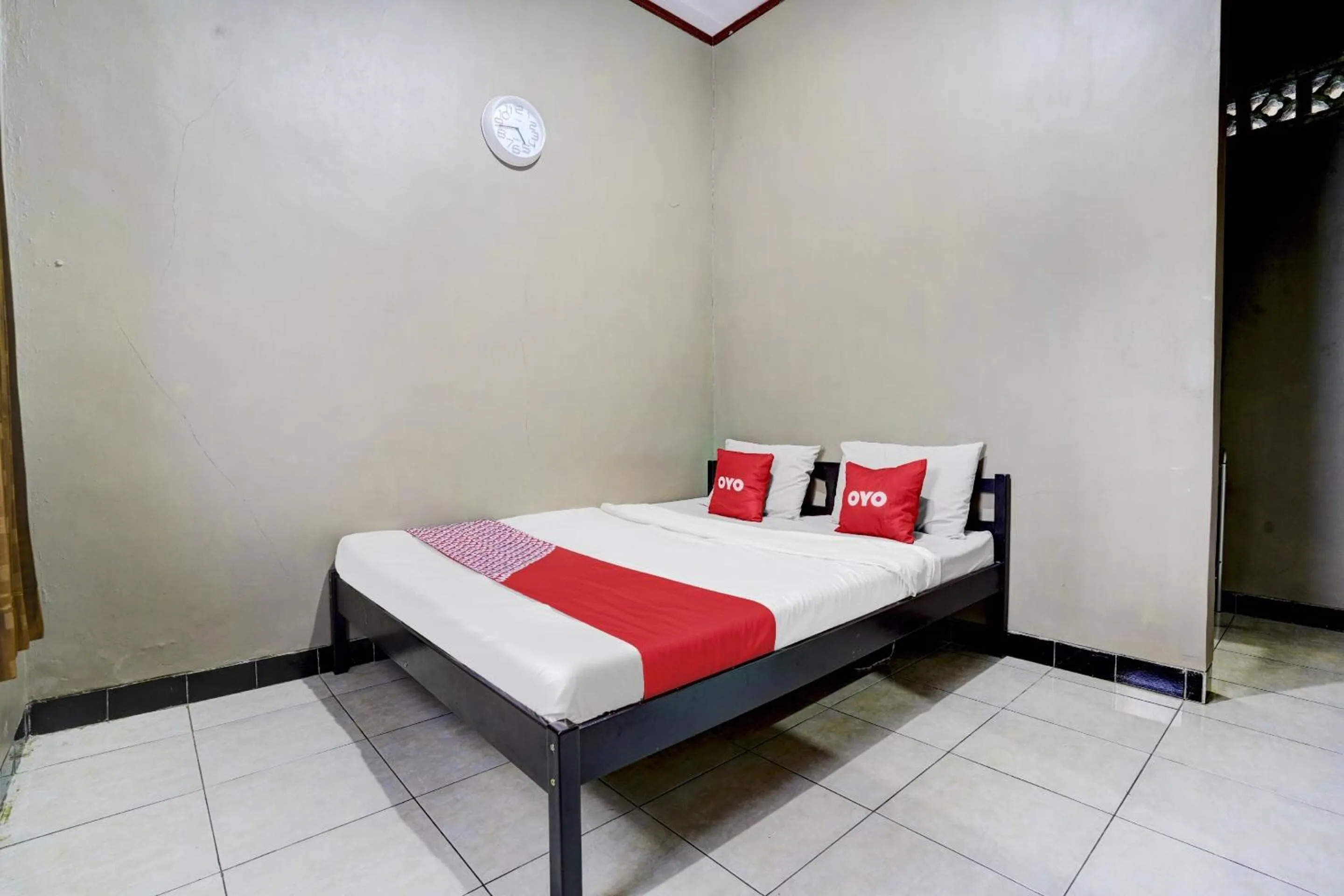 Bedroom, Bed in Hotel O Wisma Al-fahmi Syariah