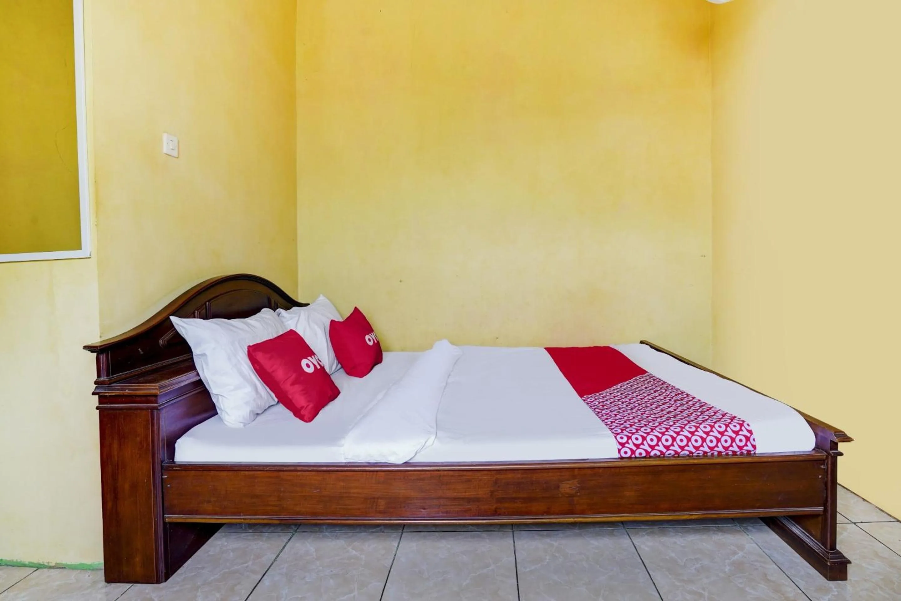 Bedroom, Bed in Hotel O Wisma Al-fahmi Syariah