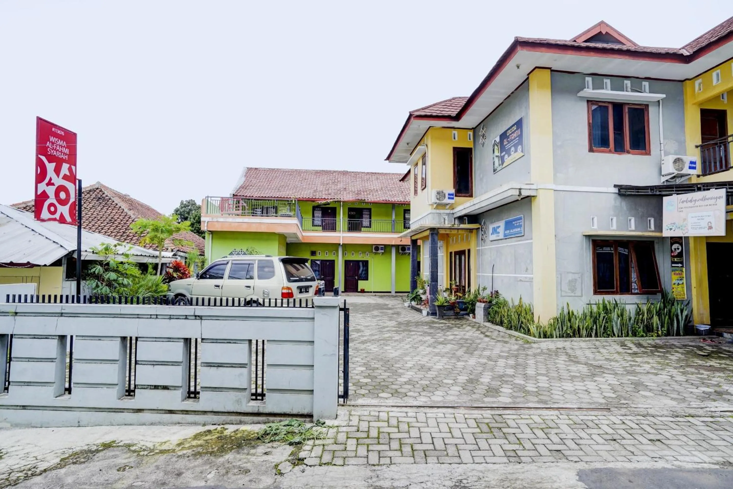 Facade/entrance in Hotel O Wisma Al-fahmi Syariah
